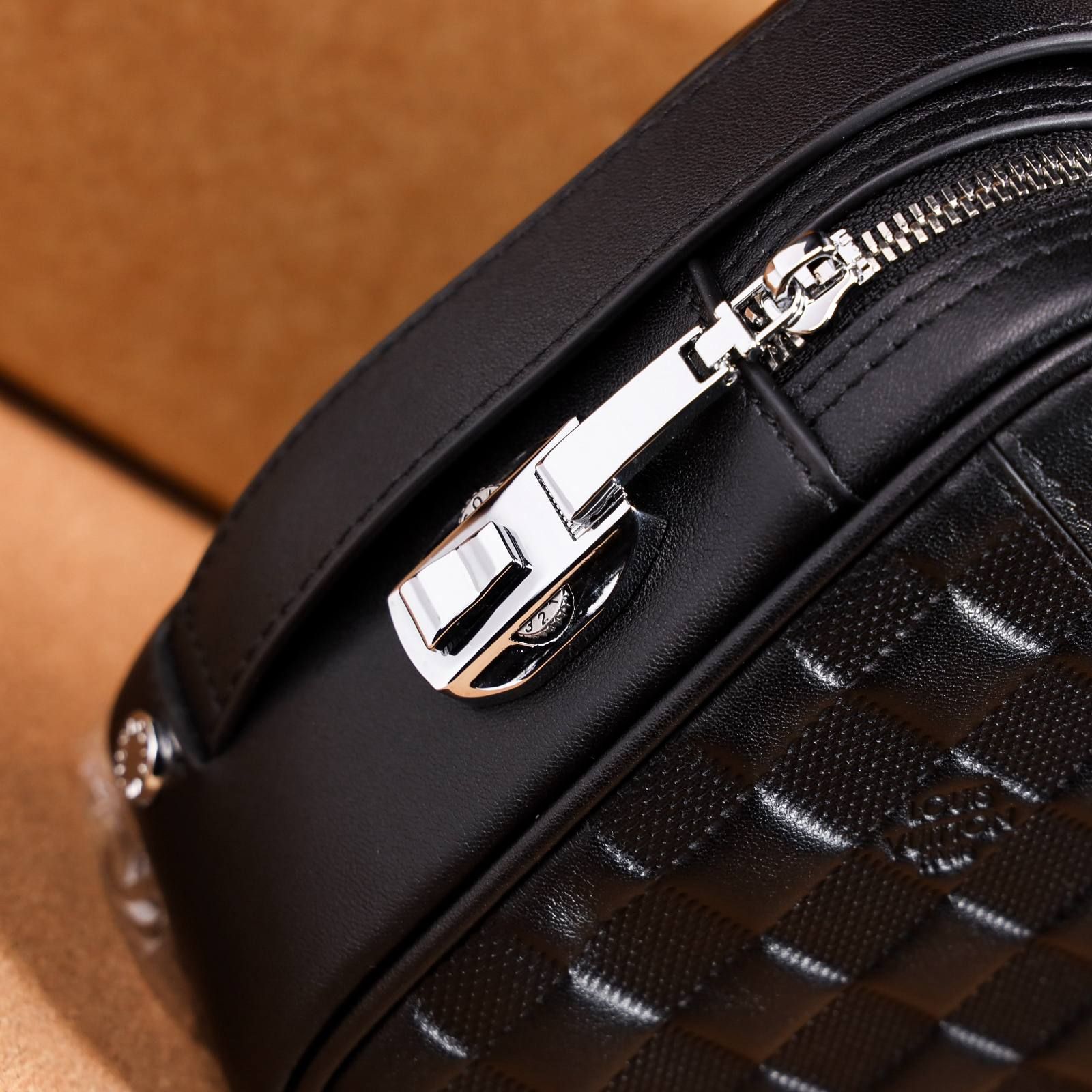VKS77 Ví Khóa Số, Ví Nam Cầm tay, Clutch Cầm Tay Nam Da Bò Louis Vuitton