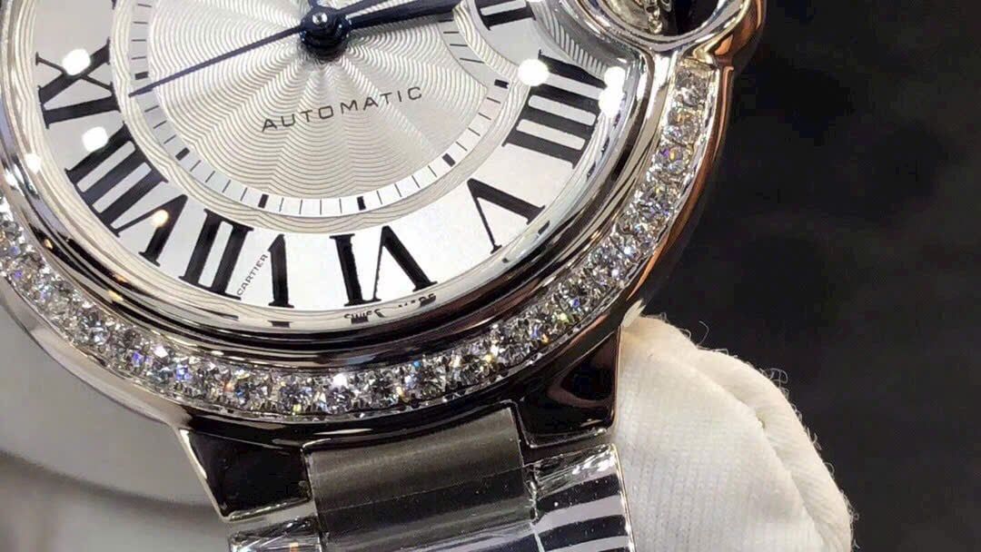 Đồng hồ Cặp đôi Cartier Ballon Bleu Chế tác bản vành bezel Kim cương