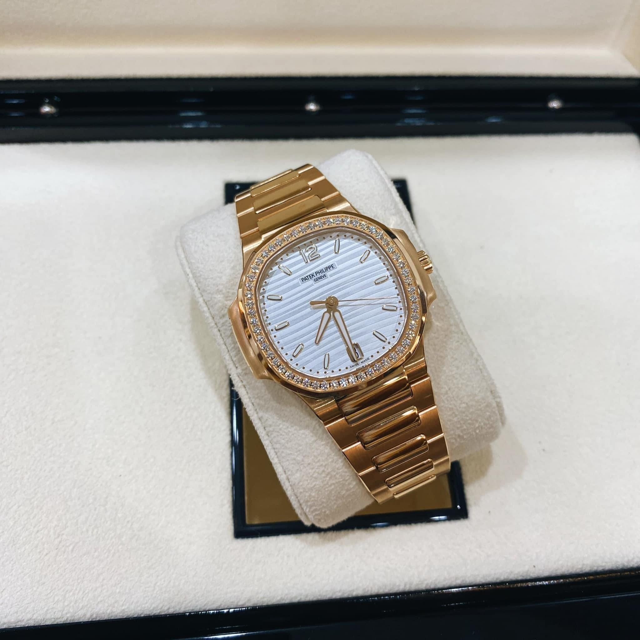 Đồng hồ Cặp đôi Patek Philippe Nautilus 5712 / 7118