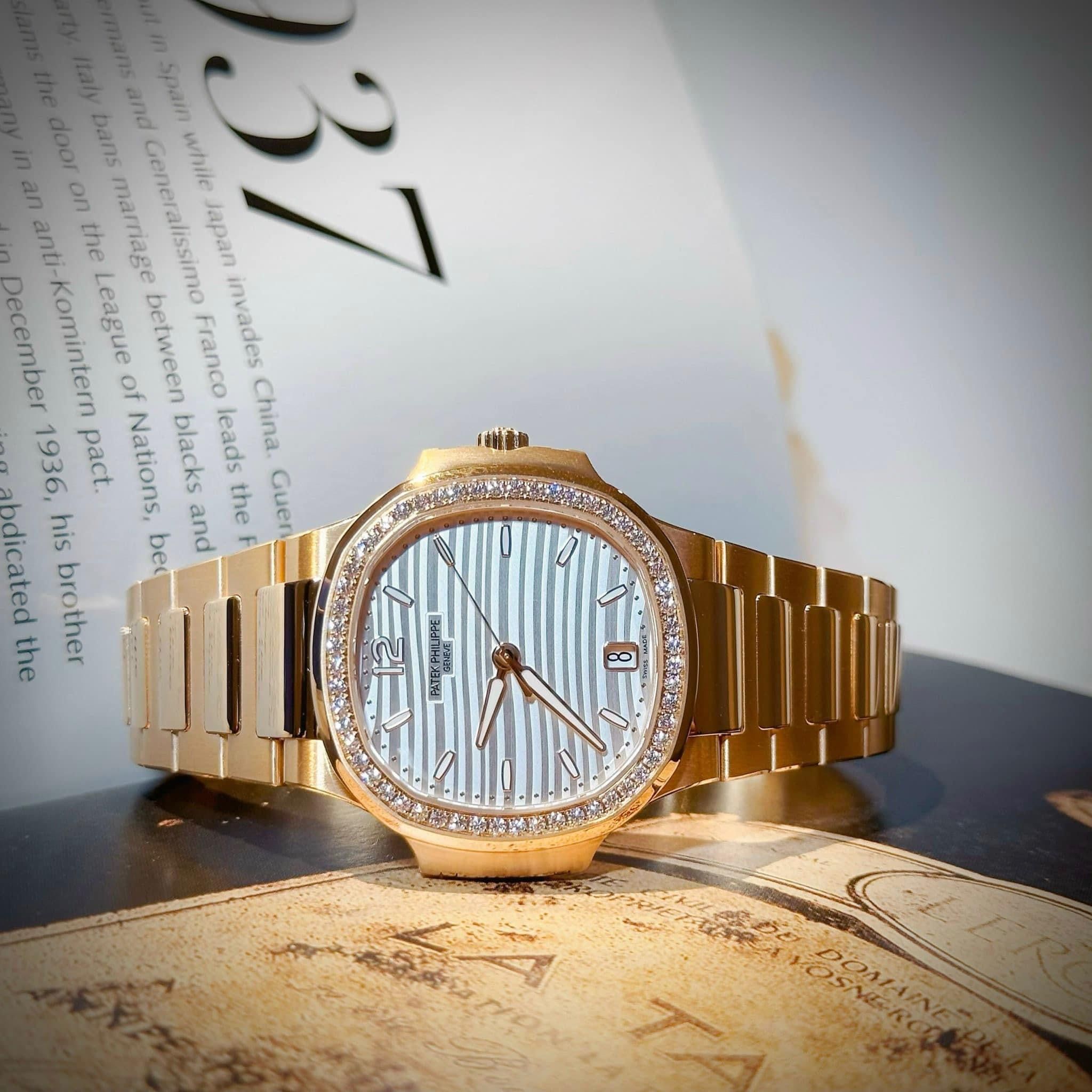 Đồng hồ Cặp đôi Patek Philippe Nautilus 5712 / 7118