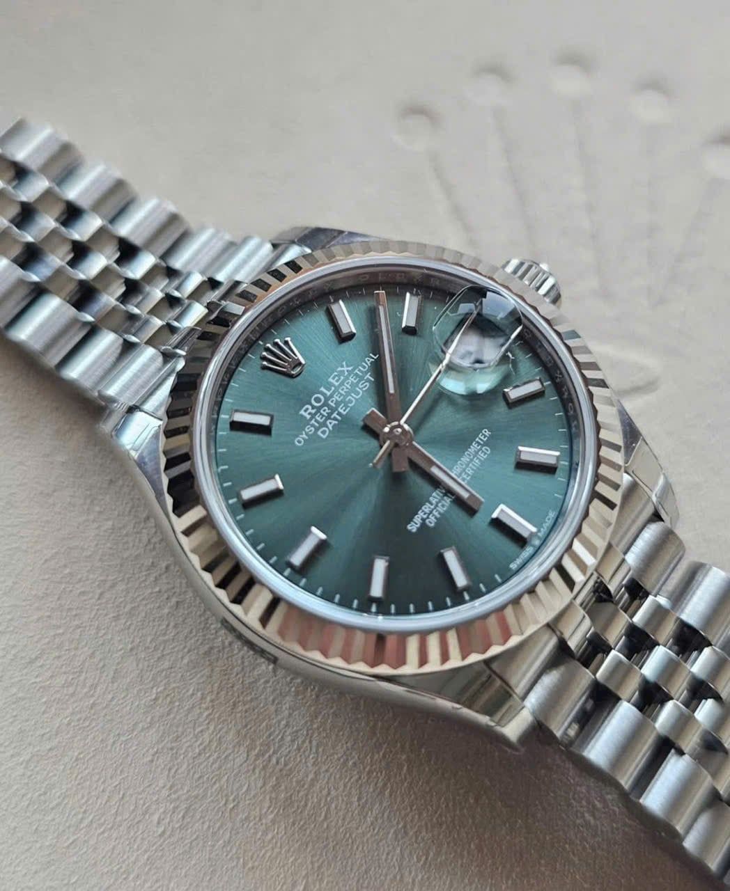 Đồng hồ Rolex Oyster Perpetual Datejus Mặt số Xanh bạc hà