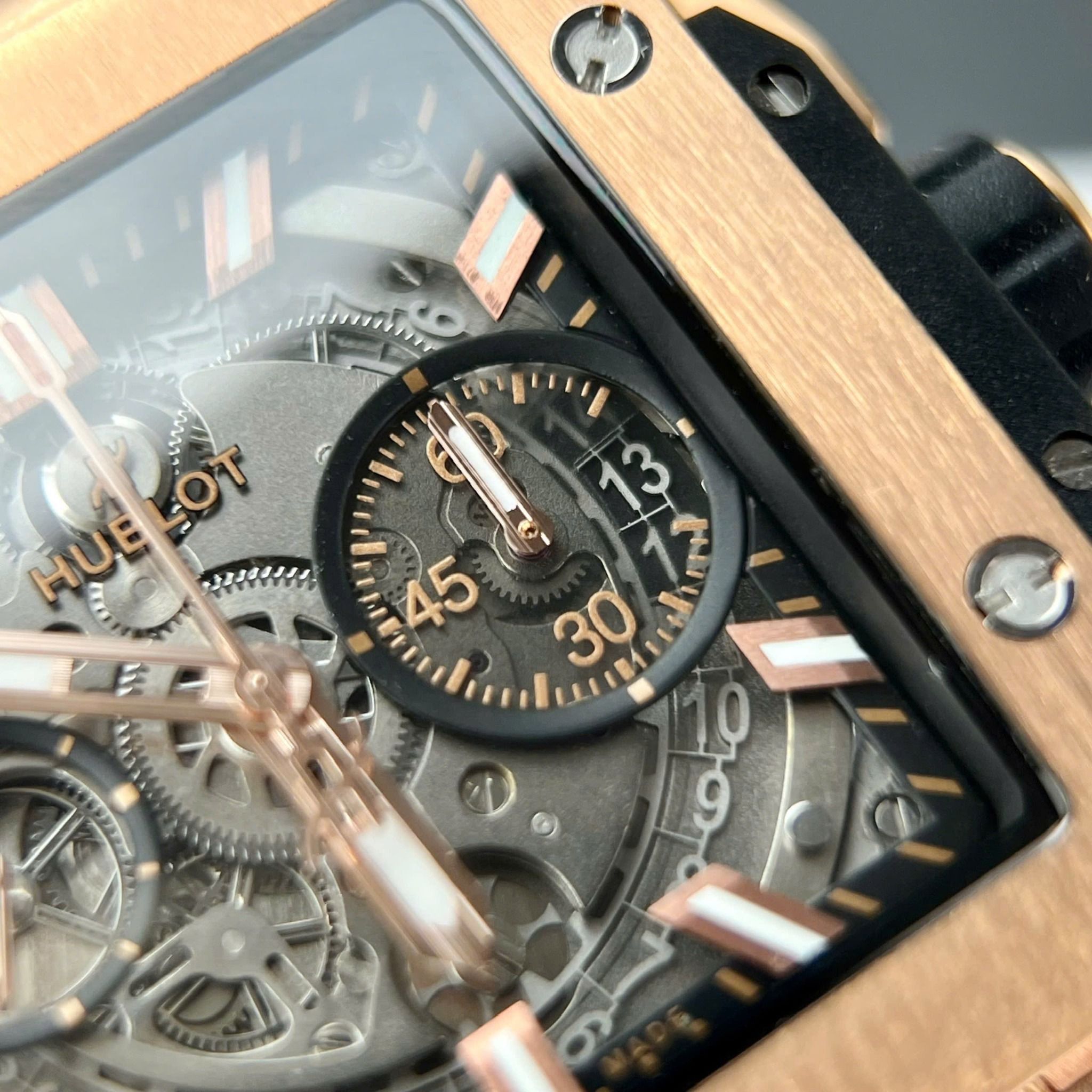 Đồng hồ Hublot Square Bang Unico King Gold 42mm 821.OX.0180.RX