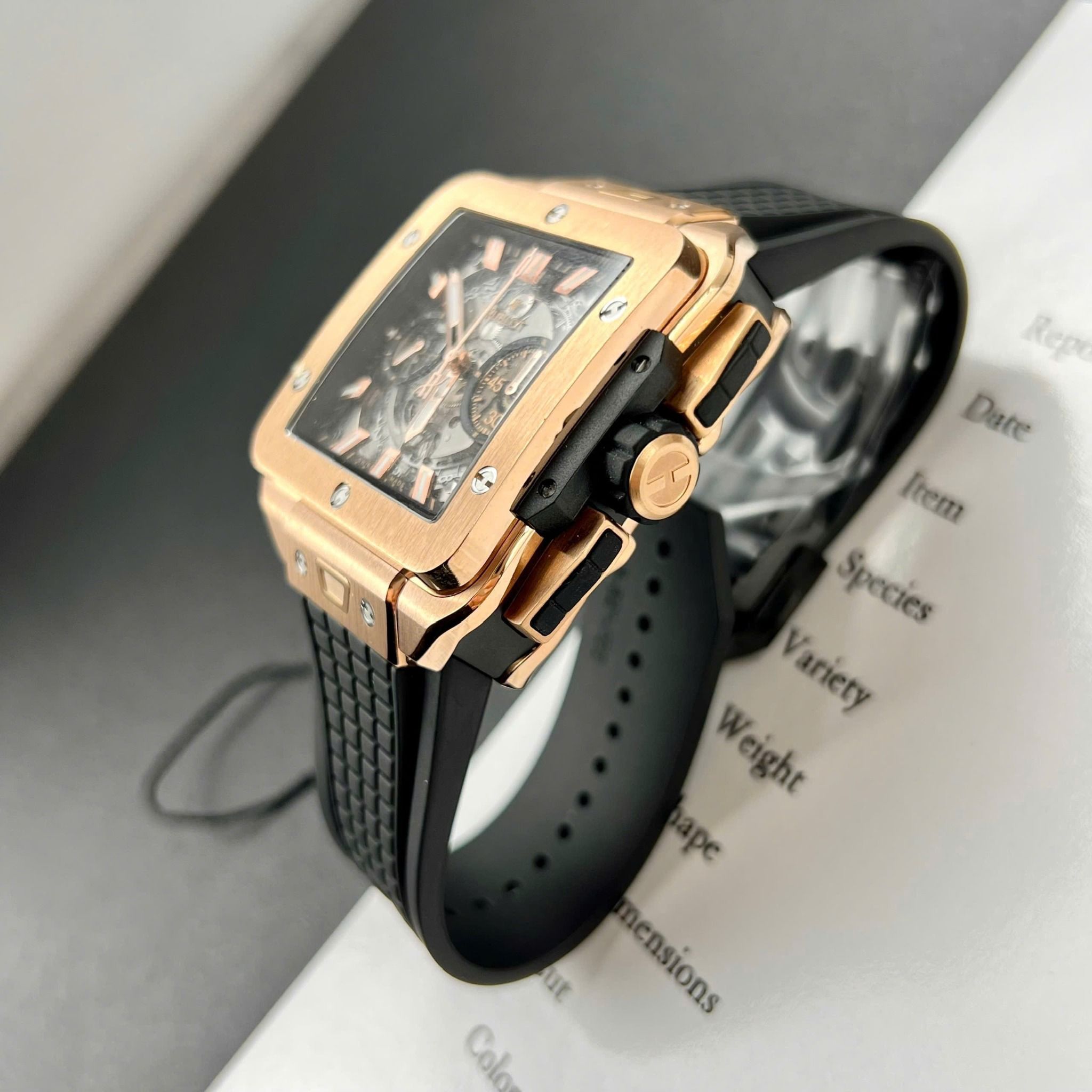 Đồng hồ Hublot Square Bang Unico King Gold 42mm 821.OX.0180.RX