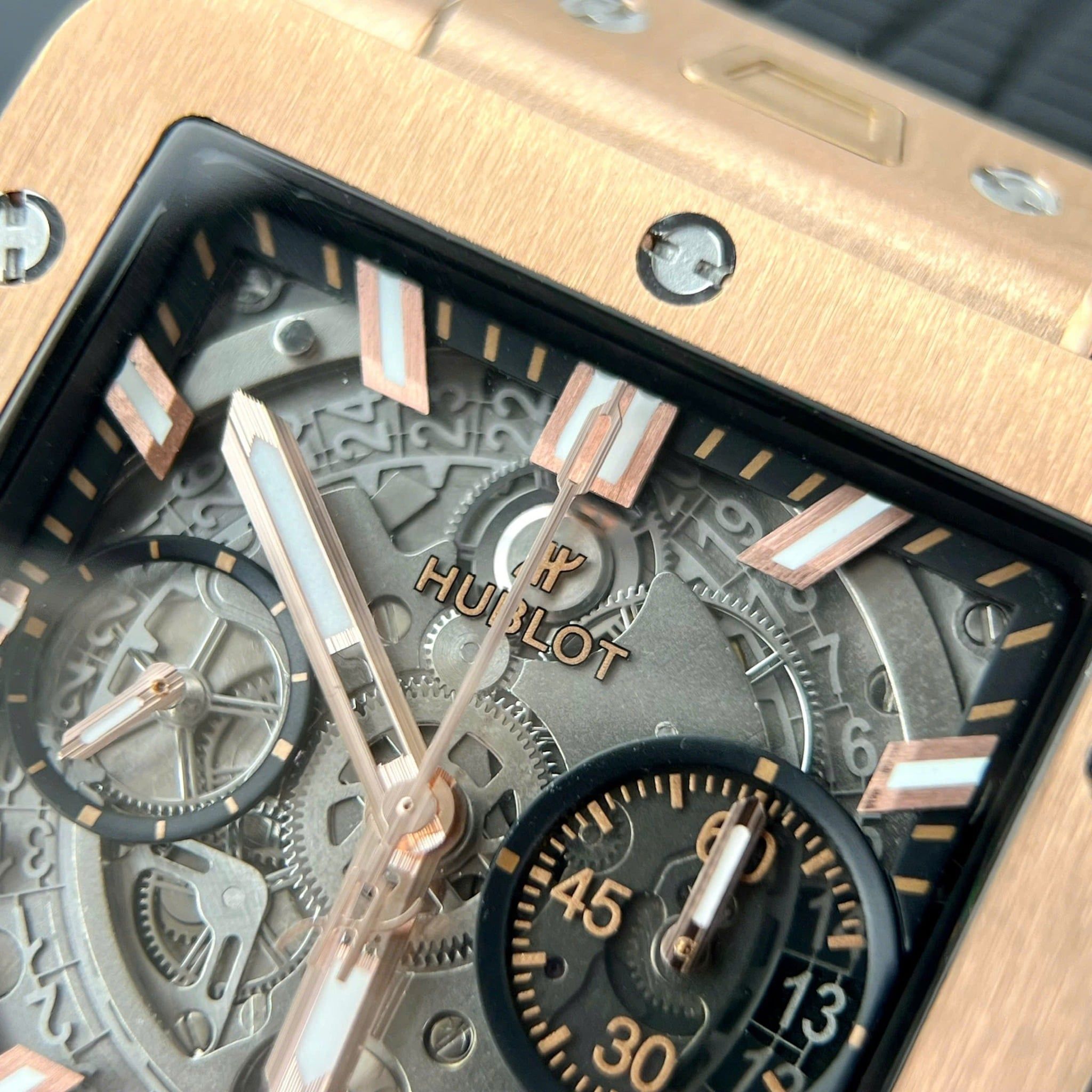 Đồng hồ Hublot Square Bang Unico King Gold 42mm 821.OX.0180.RX