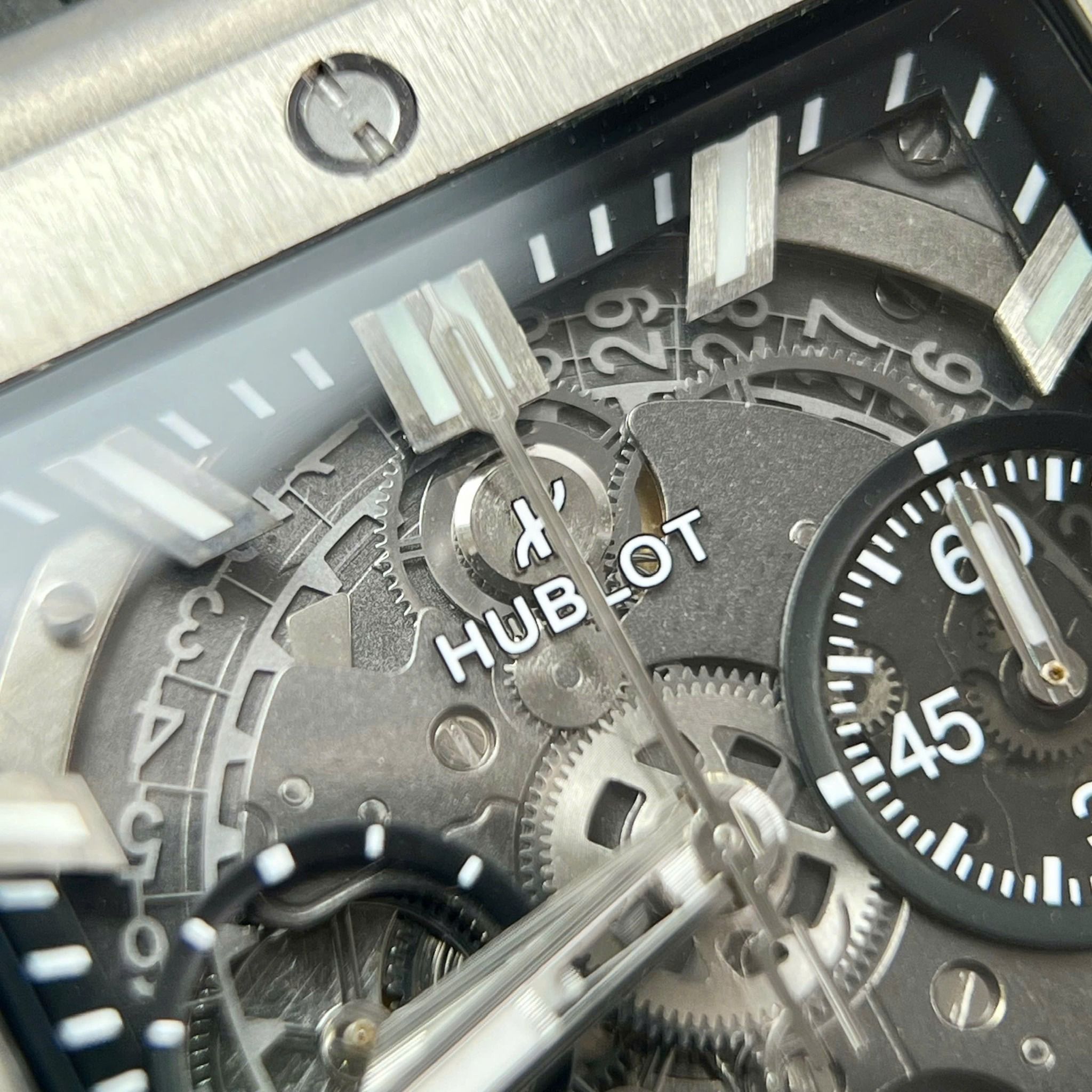Đồng hồ Hublot Square Bang 821.NX.0170.RX Unico Titanium 42mm