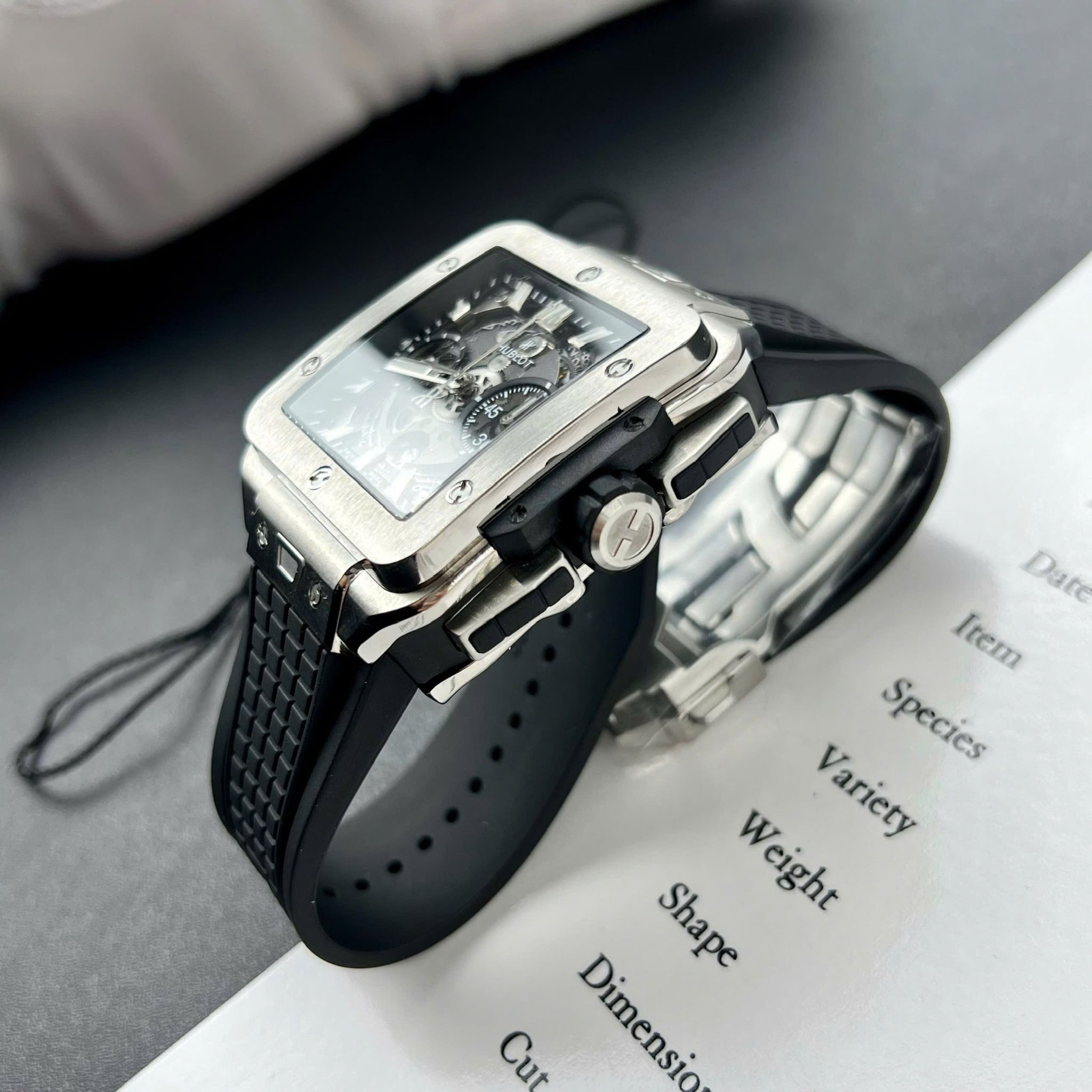 Đồng hồ Hublot Square Bang 821.NX.0170.RX Unico Titanium 42mm