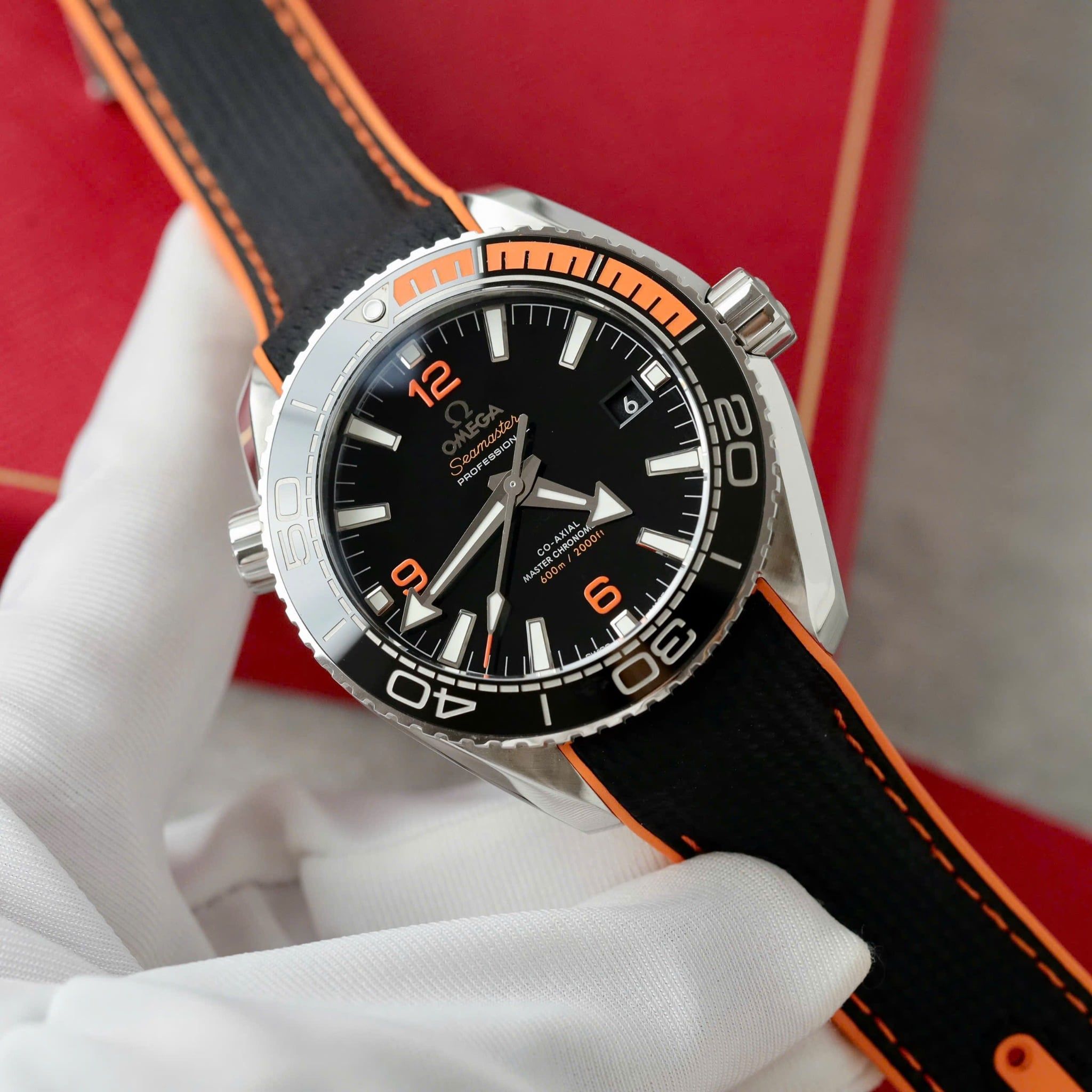 Đồng hồ OMEGA SEAMASTER 43 MM