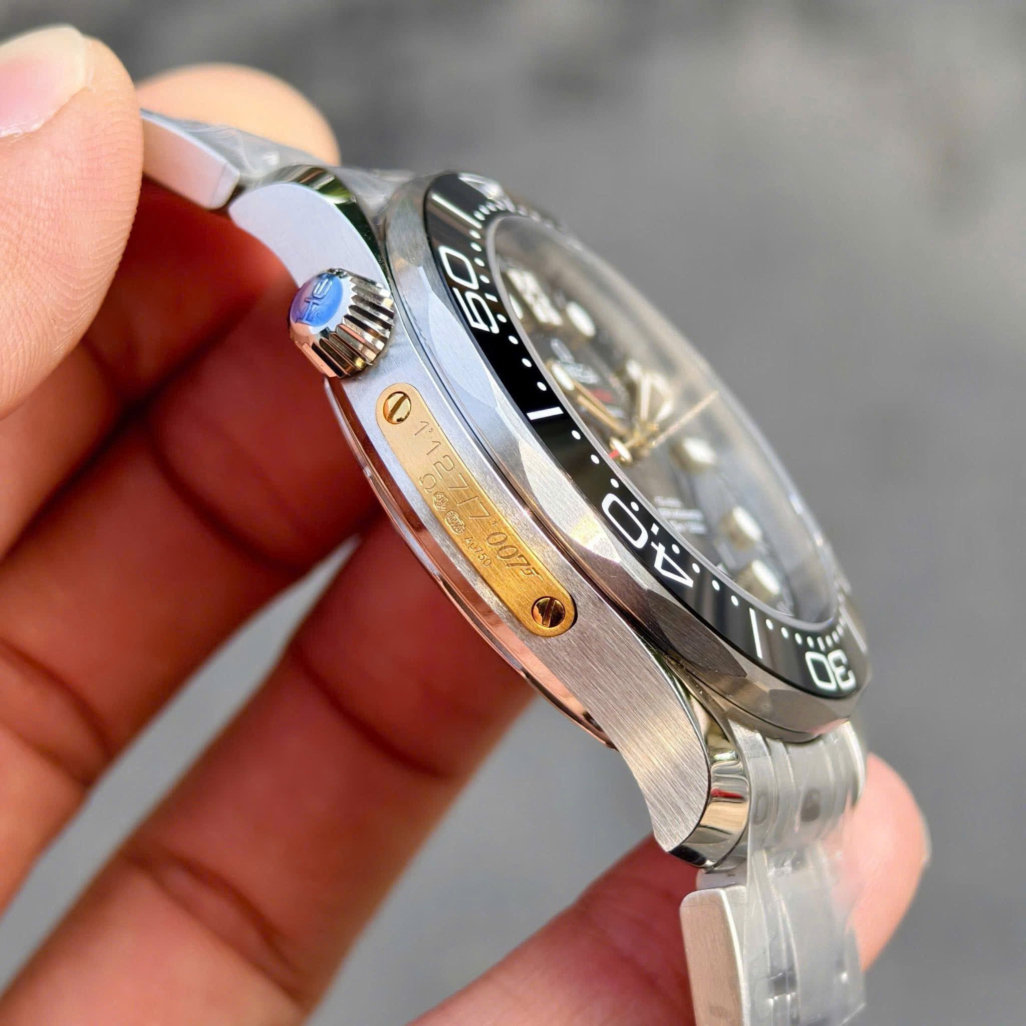 Đồng hồ Omega Seamaster 210.22.42.20.01.004 James Bond Limited 42mm