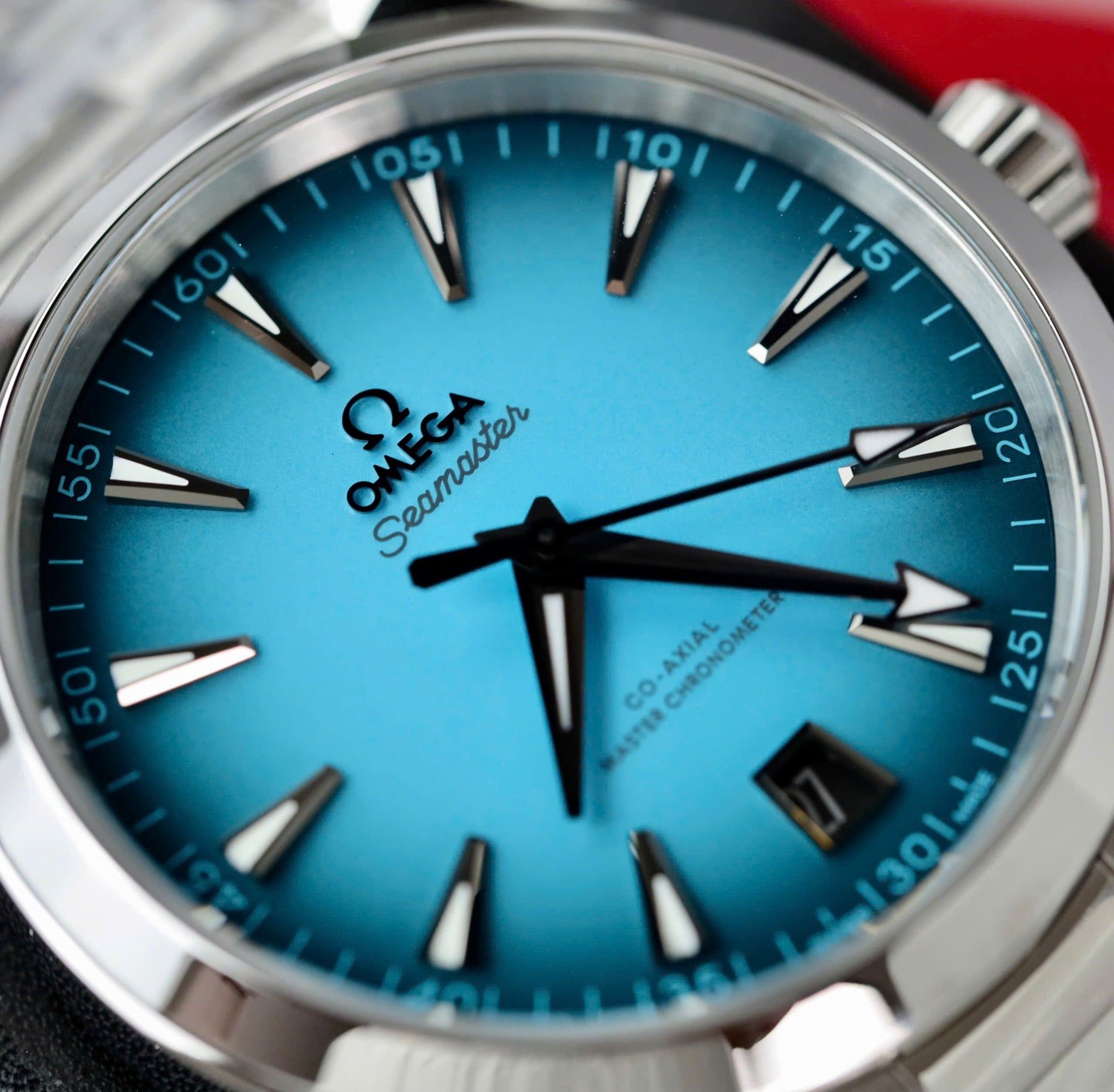 Đồng hồ Omega Seamaster Aqua Terra 150M mặt xanh ngọc lam