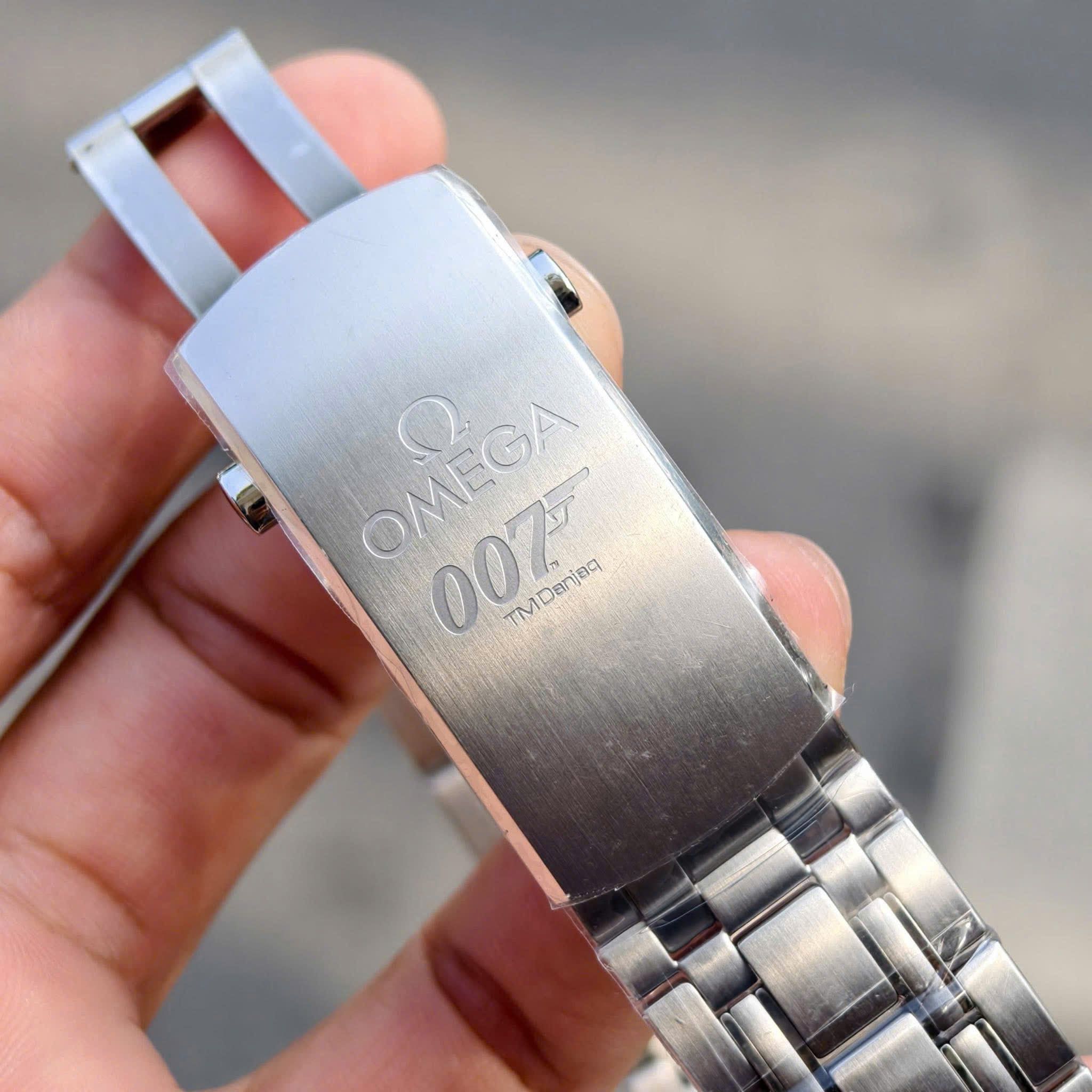 Đồng hồ Omega Seamaster 210.22.42.20.01.004 James Bond Limited 42mm