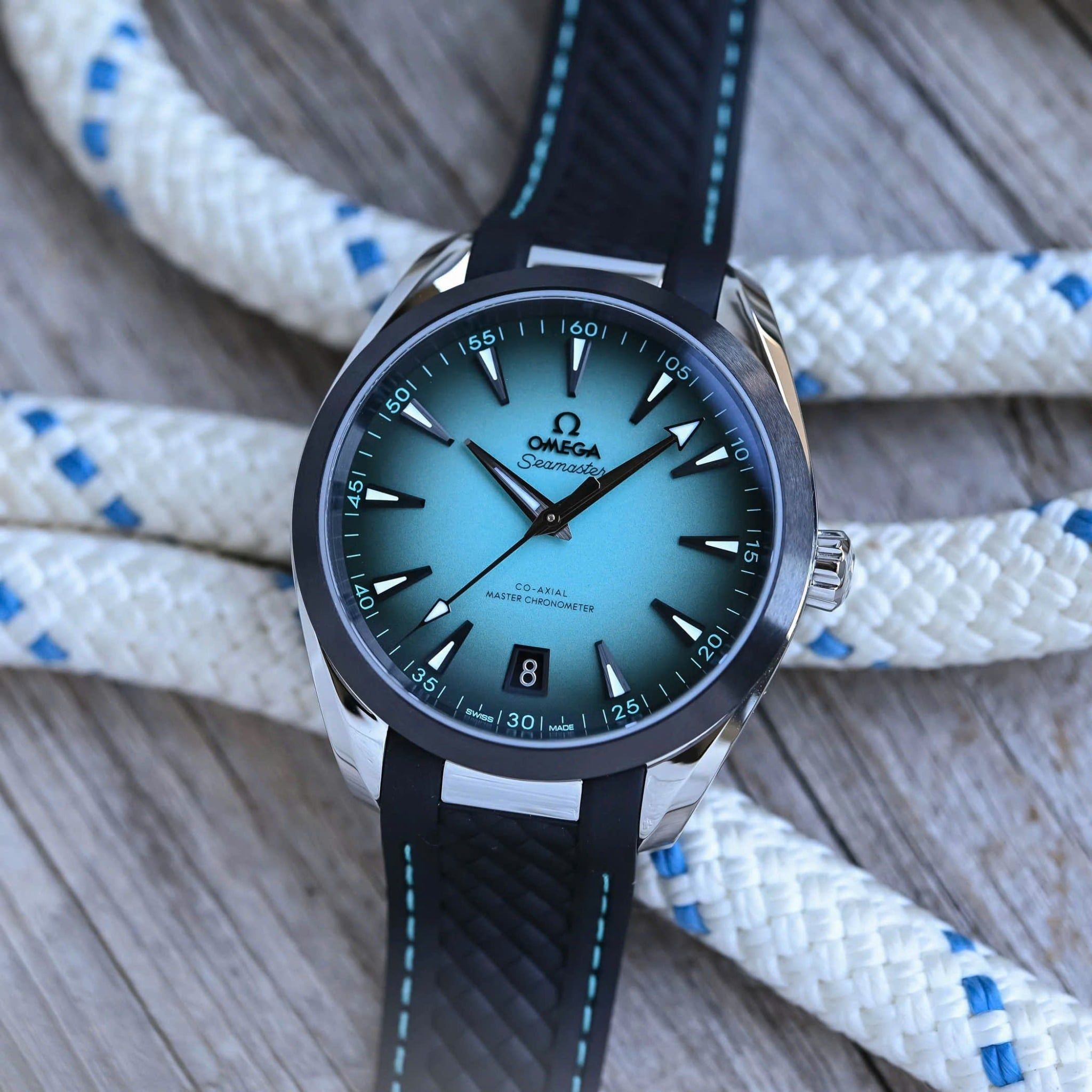 Đồng hồ Omega Seamaster Aqua Terra