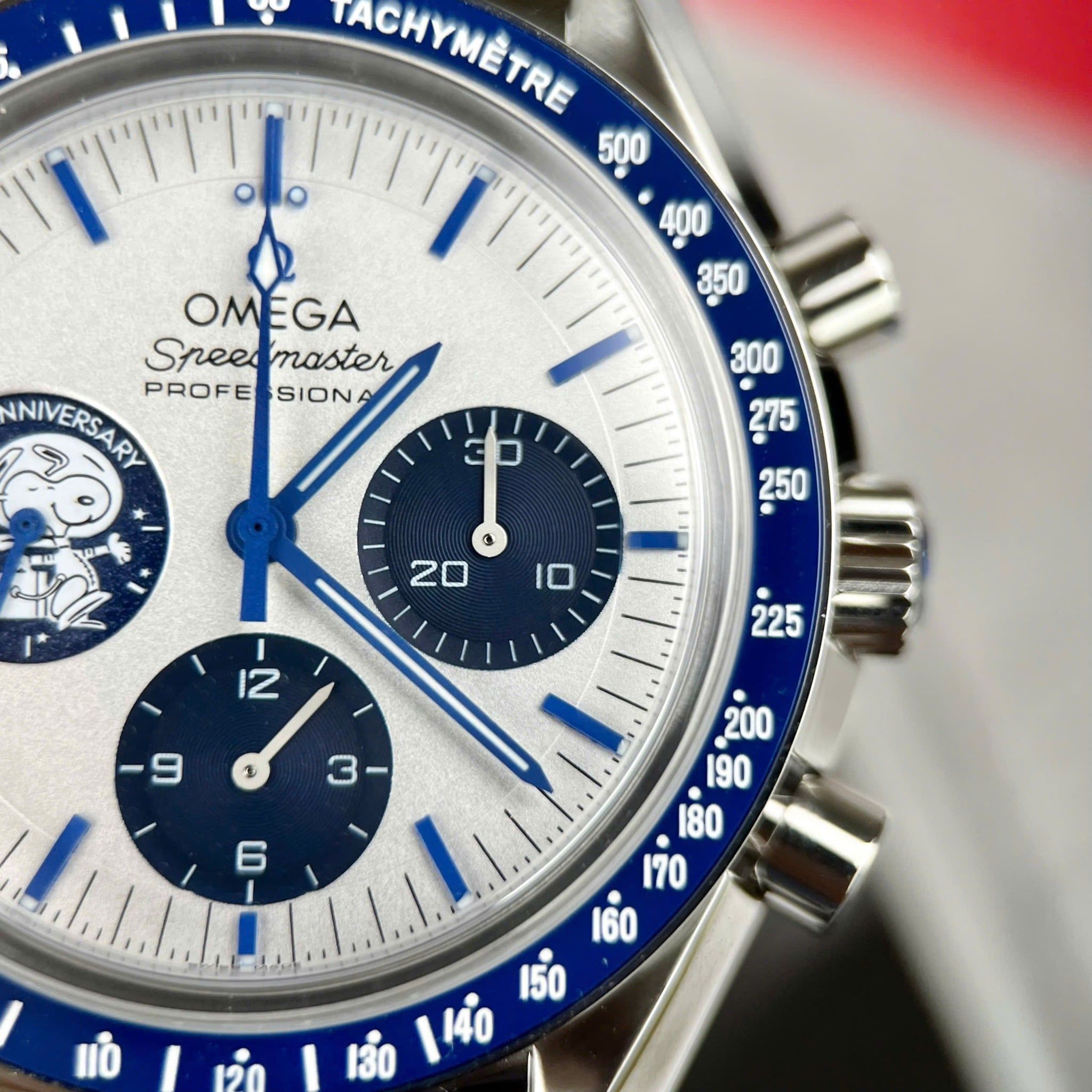 Đồng Hồ Omega New Speedmaster Apollo 13 Anniversary Silver Snoopy White Dial Mens Watch 310.32.42.50.02.001