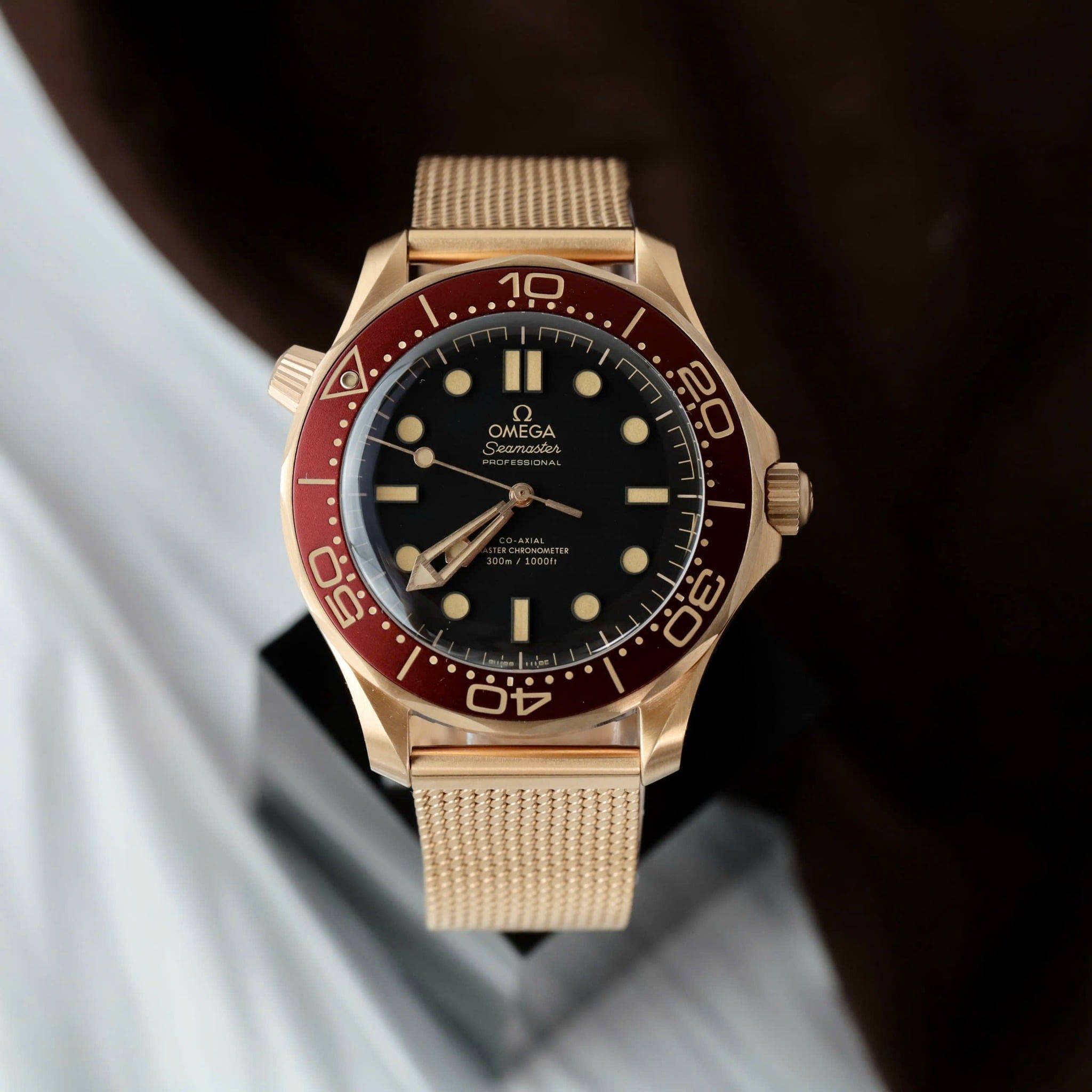 Đồng hồ Omega Seamaster Diver 300M Bronze Gold 42mm