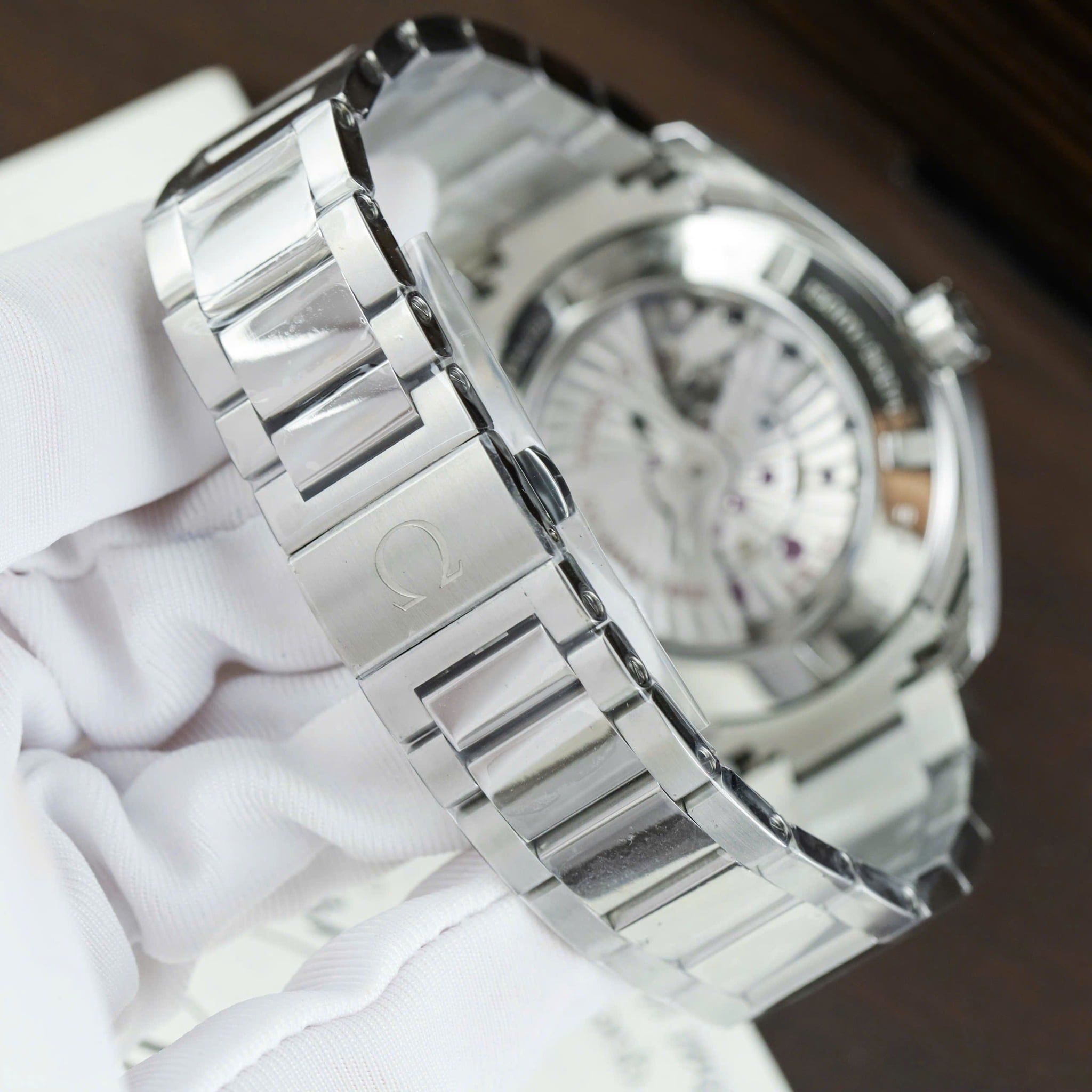 Đồng Hồ Nam Omega Aqua Terra Master Chronometer 8900 Black Dial 220.10.41.21.01.001