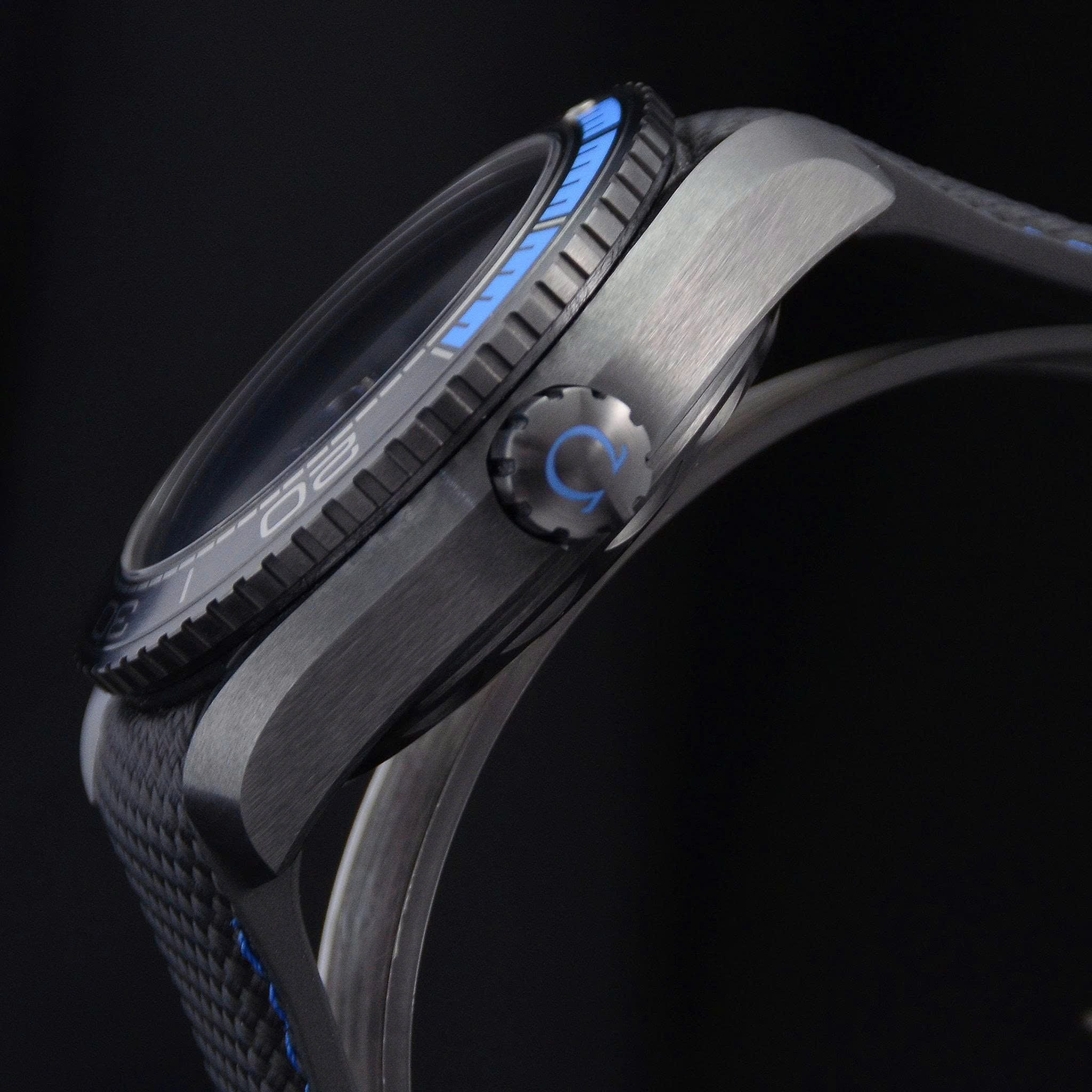 Đồng hồ OMEGA Seamaster Planet Ocean 215.92.46.21.01.001