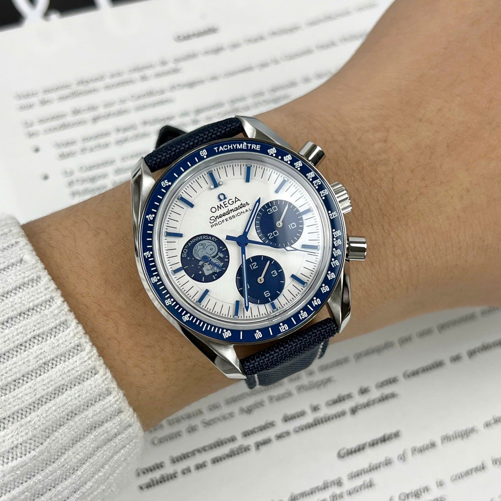 Đồng Hồ Omega New Speedmaster Apollo 13 Anniversary Silver Snoopy White Dial Mens Watch 310.32.42.50.02.001