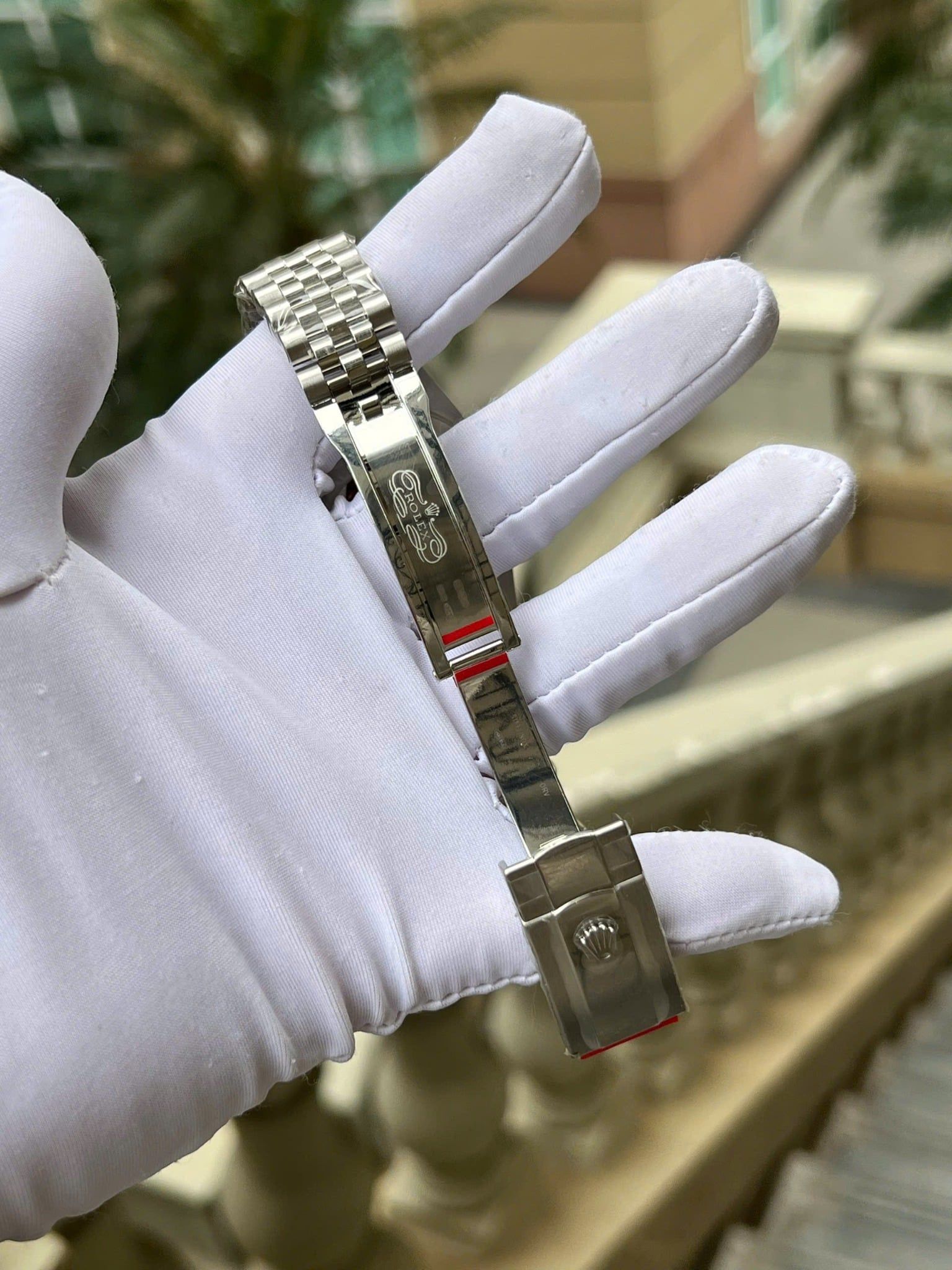 Đồng Hồ Rolex Oyster Perpetual Datejust mặt số xà cừ Trắng