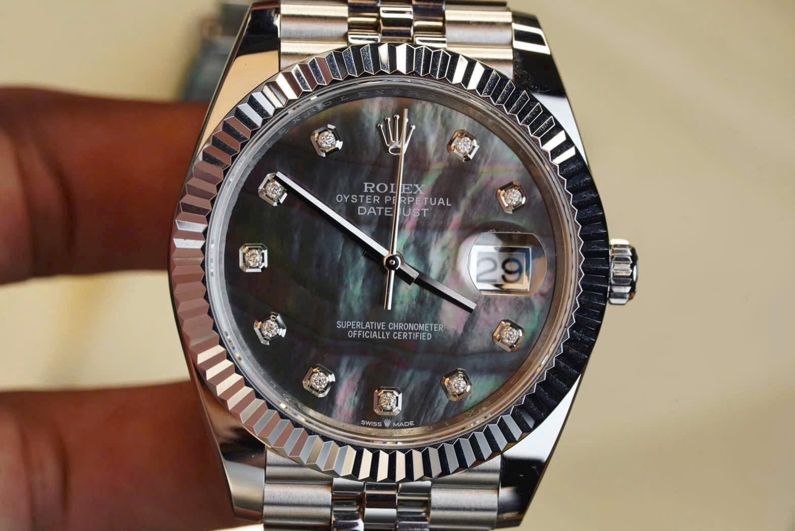 Đồng Hồ Rolex Oyster Perpetual Datejust mặt số xà cừ Đen