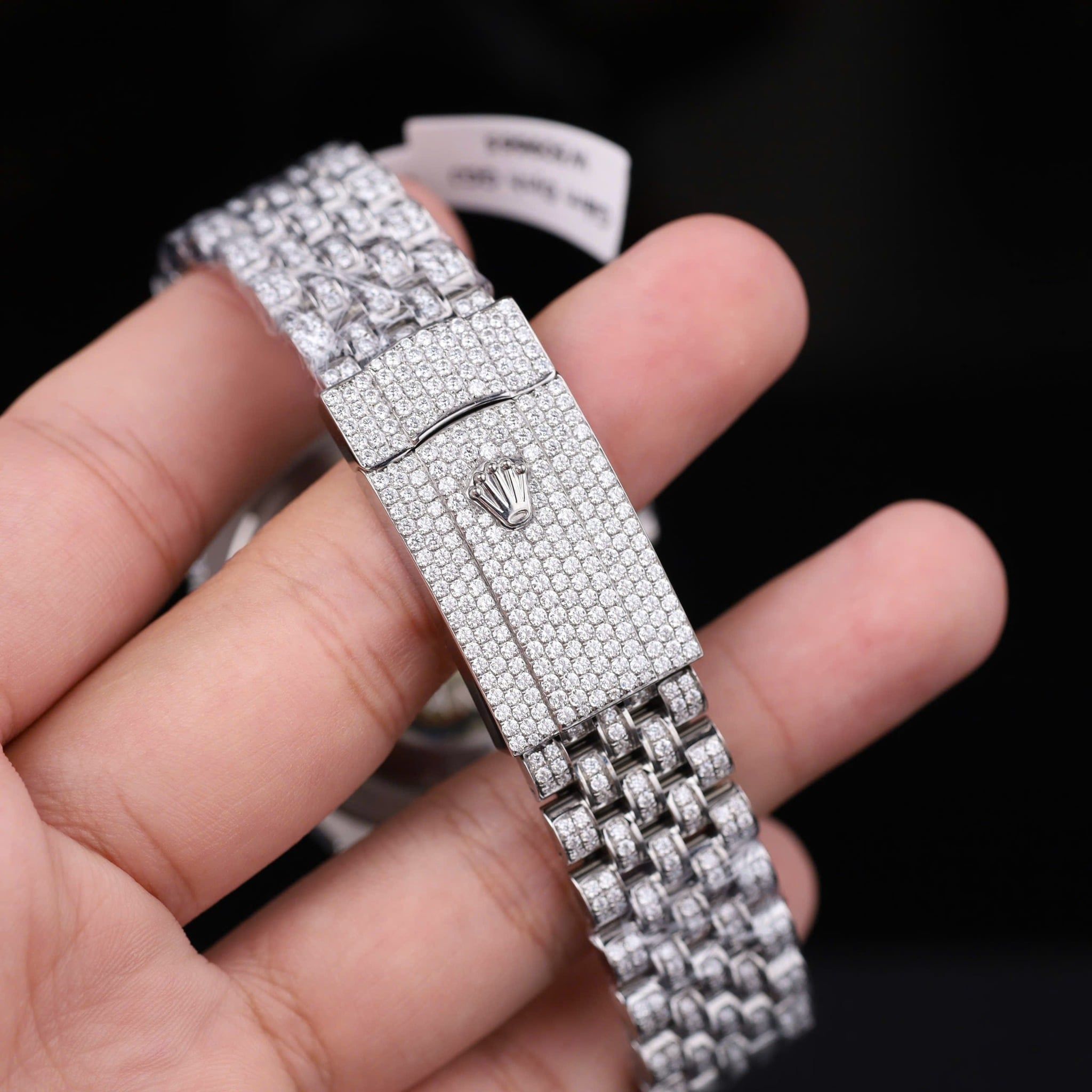 Rolex Oyster Perpetual Datejust bản chế tác độ full hơn 1000 viên kim cương Moissanite