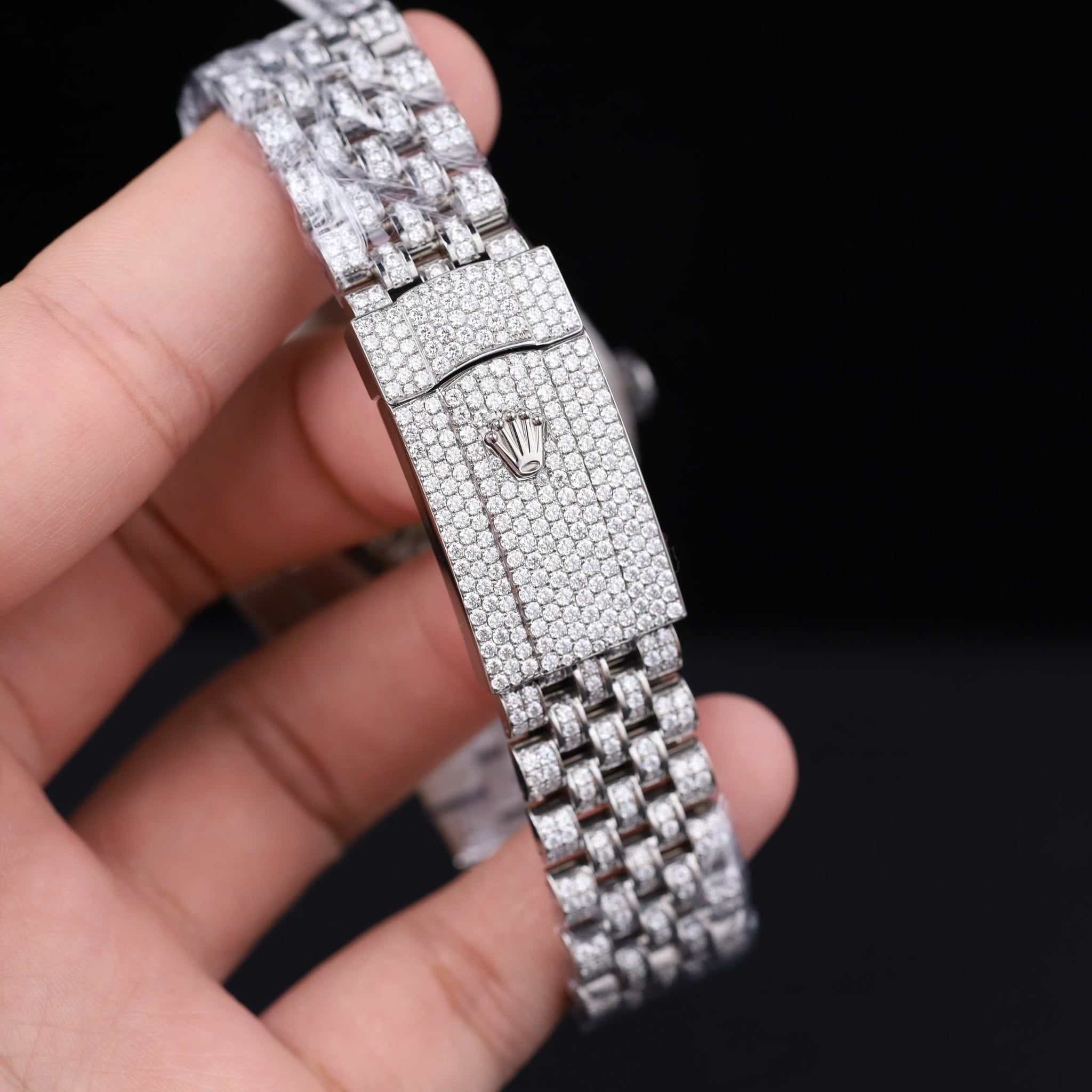 Rolex Oyster Perpetual Datejust bản chế tác độ full hơn 1000 viên kim cương Moissanite