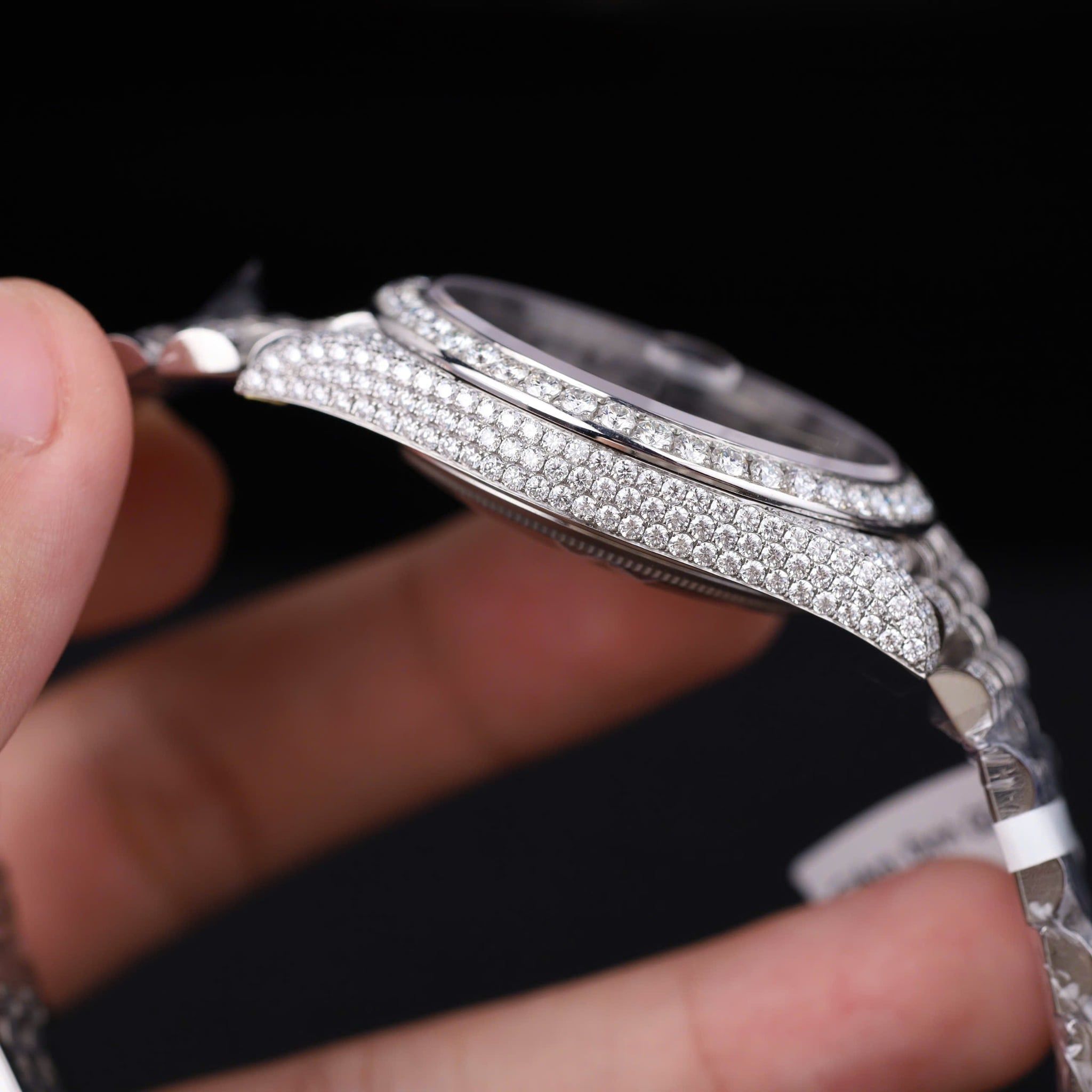 Rolex Oyster Perpetual Datejust bản chế tác độ full hơn 1000 viên kim cương Moissanite