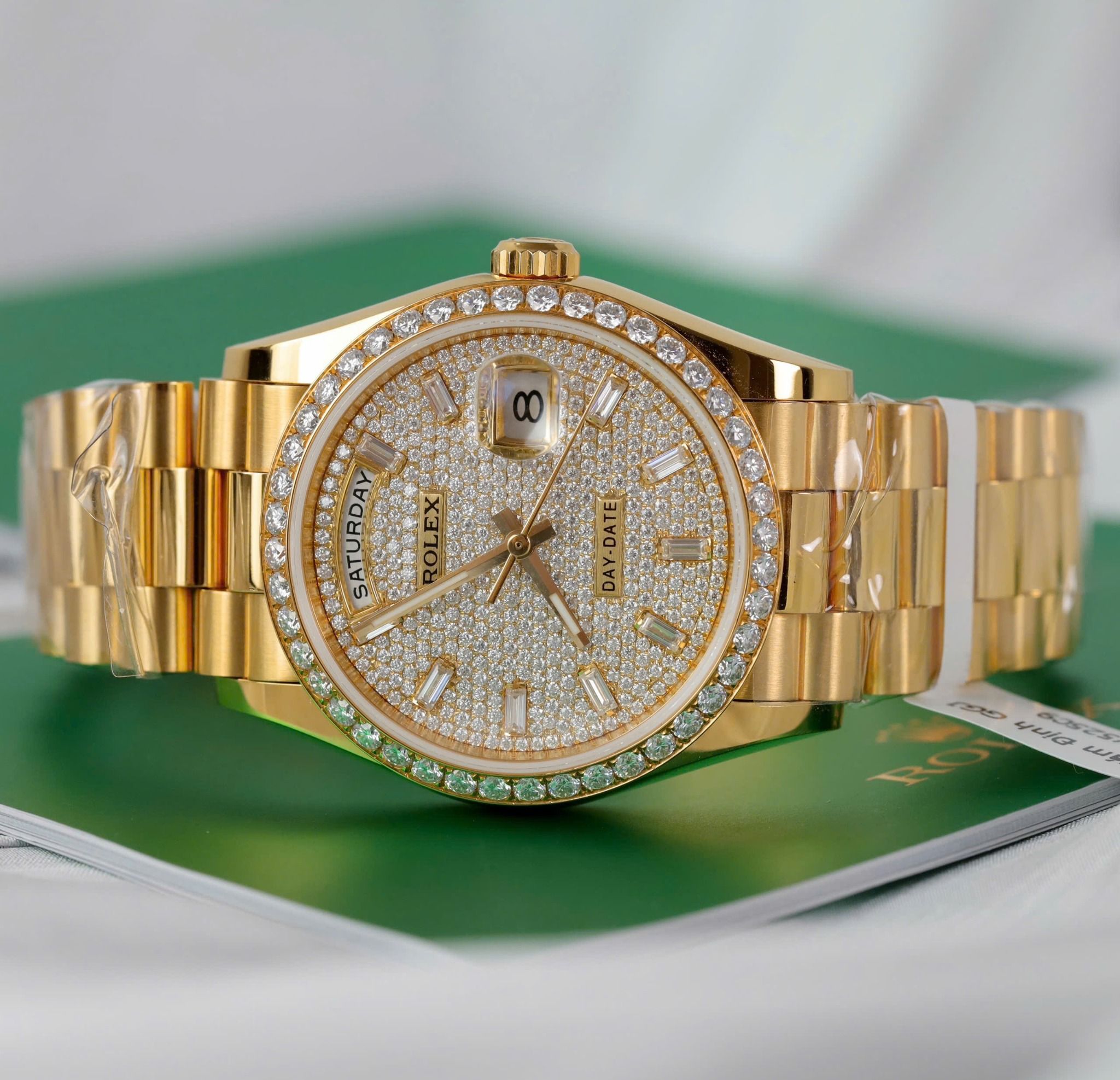 Rolex Day-Date 40mm Vàng18K Nạm Kim Cương