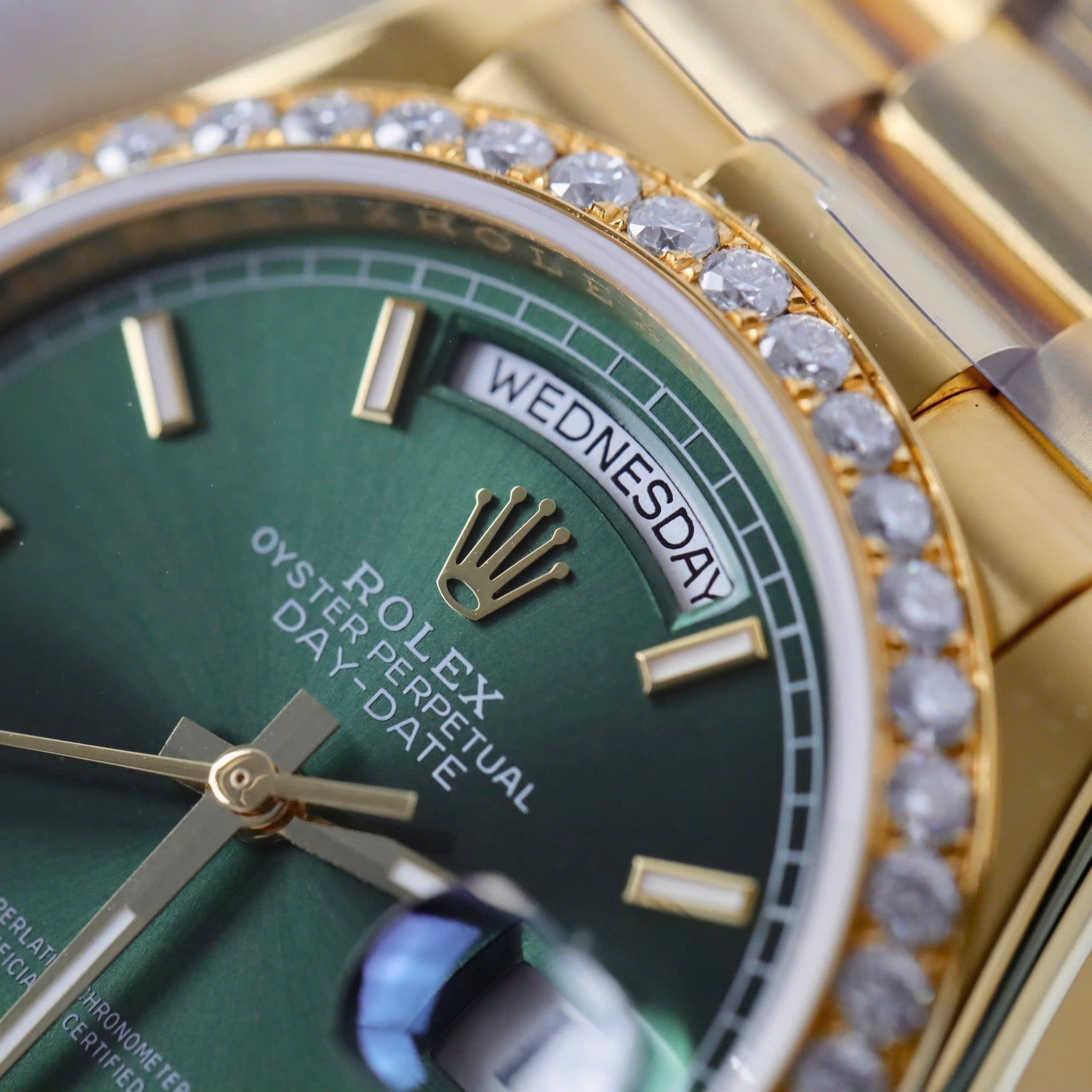 Rolex Day-Date 36mm Vàng 18K với Mặt Số Màu Xanh Lá Cây