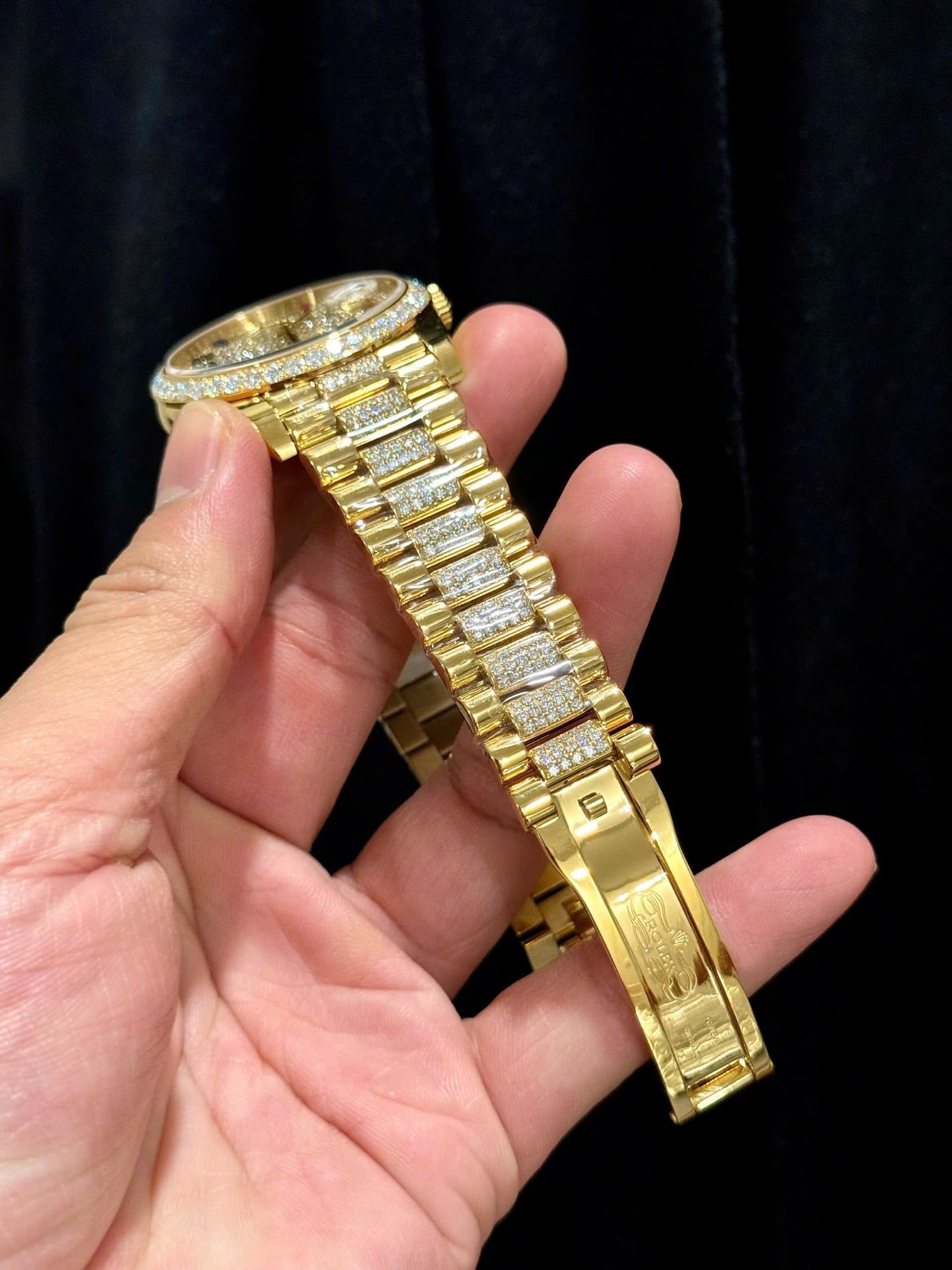 Rolex Day-Date Yellow Gold With Pave Diamond Dial Sapphire 128348RBR