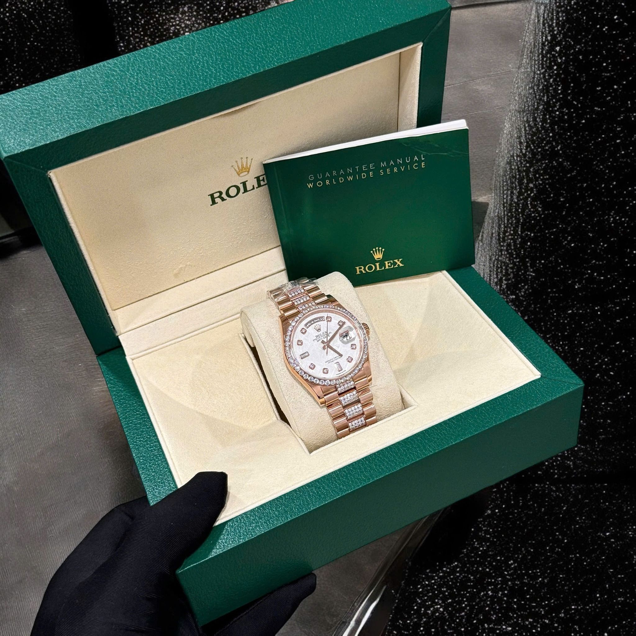 Rolex Oyster Perpetual Day-Date vàng hồng