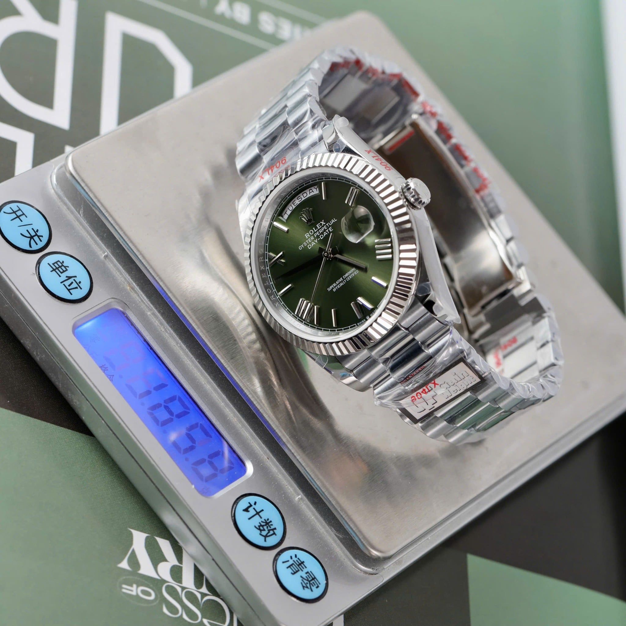 Rolex Oyster Perpetual Day-Date 36mm Xanh Ô liu Cọc số La Mã