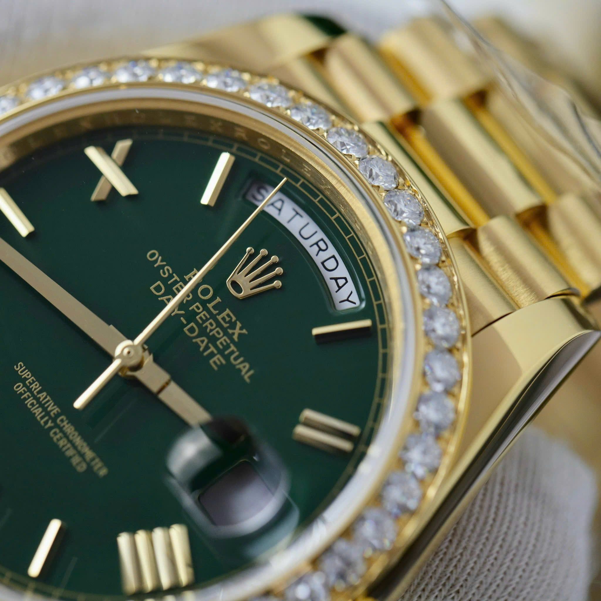 Rolex Oyster Perpetual Day-Date 40mm Vàng 18K Mặt số Xanh Ô liu