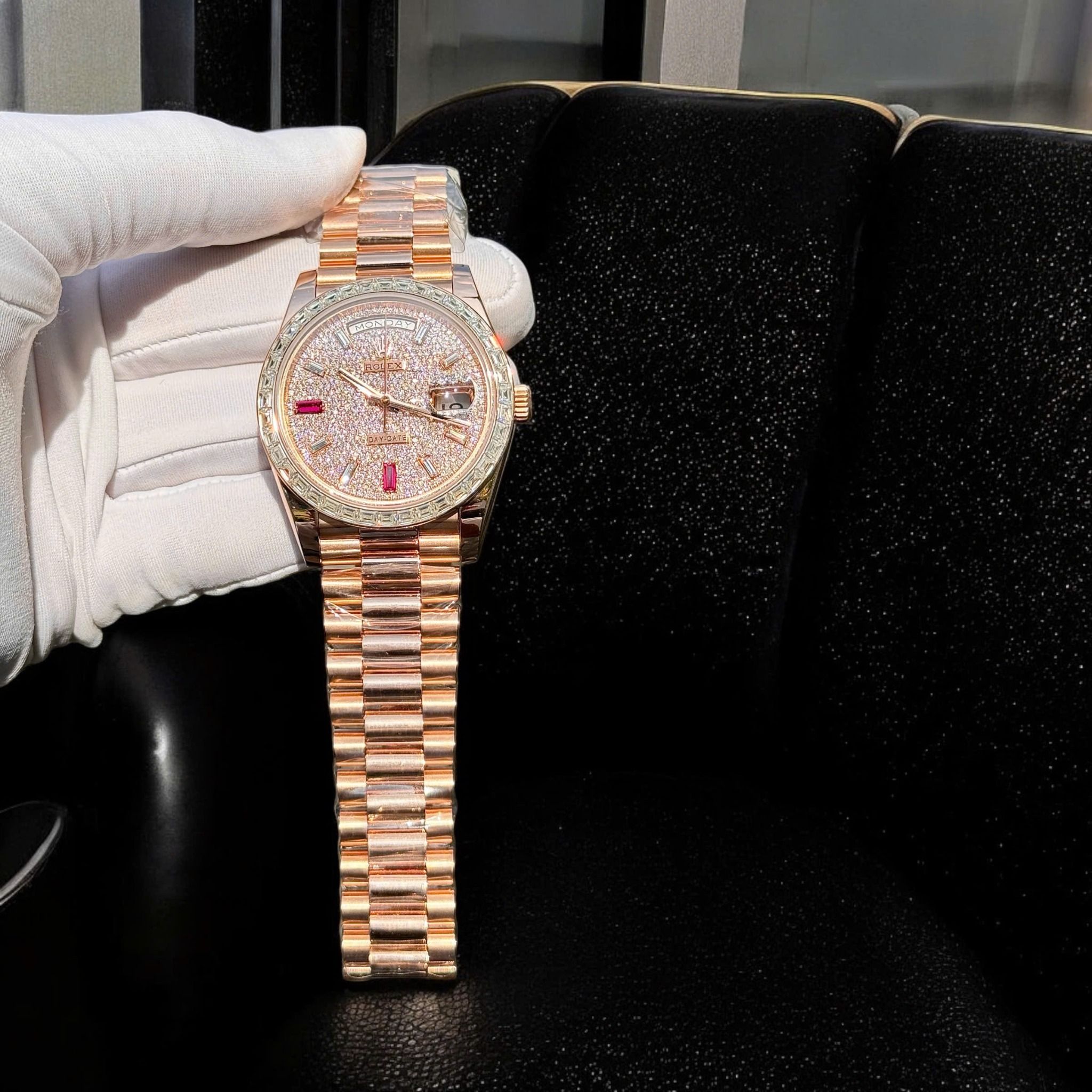 ROLEX DAY-DATE 40 MM Bọc Vàng 18k + Kim Moisanite