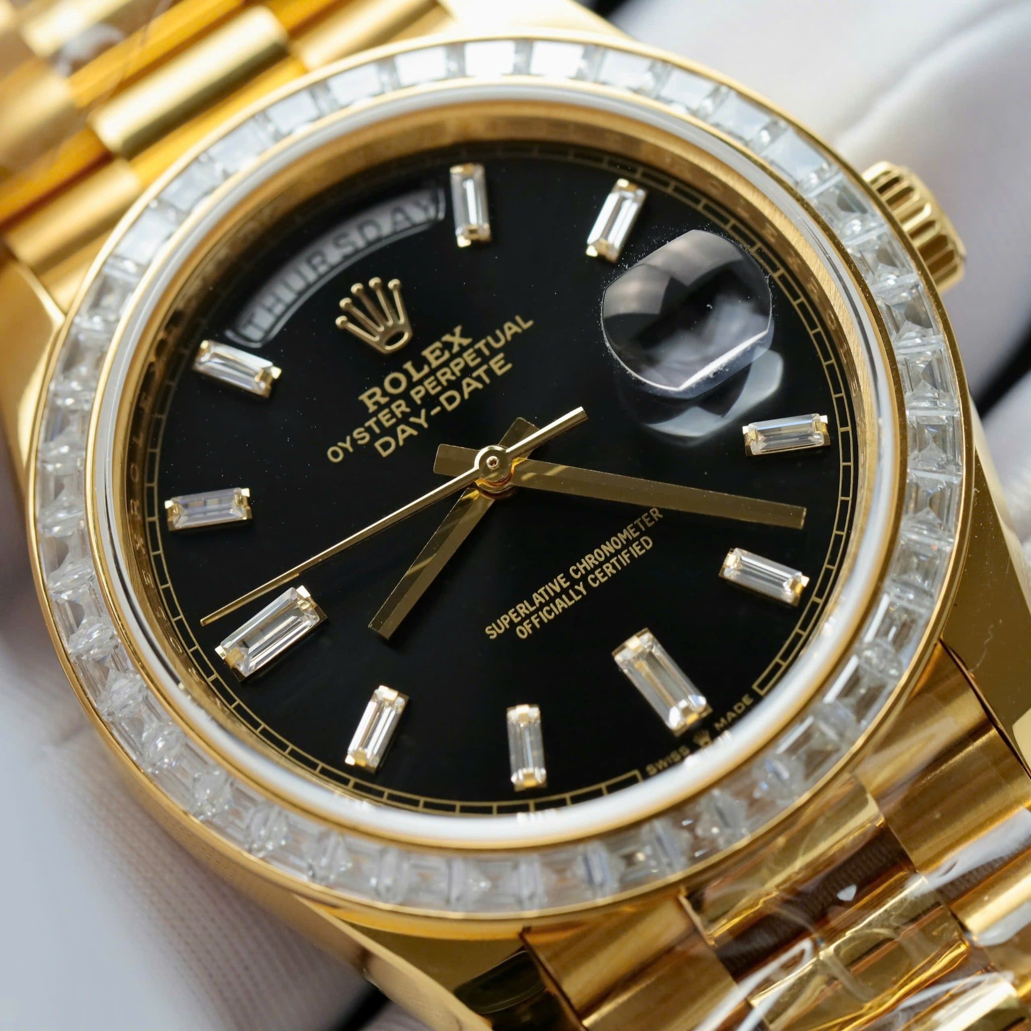 Rolex Day-Date 40mm Vàng 18K Mặt Số Đen