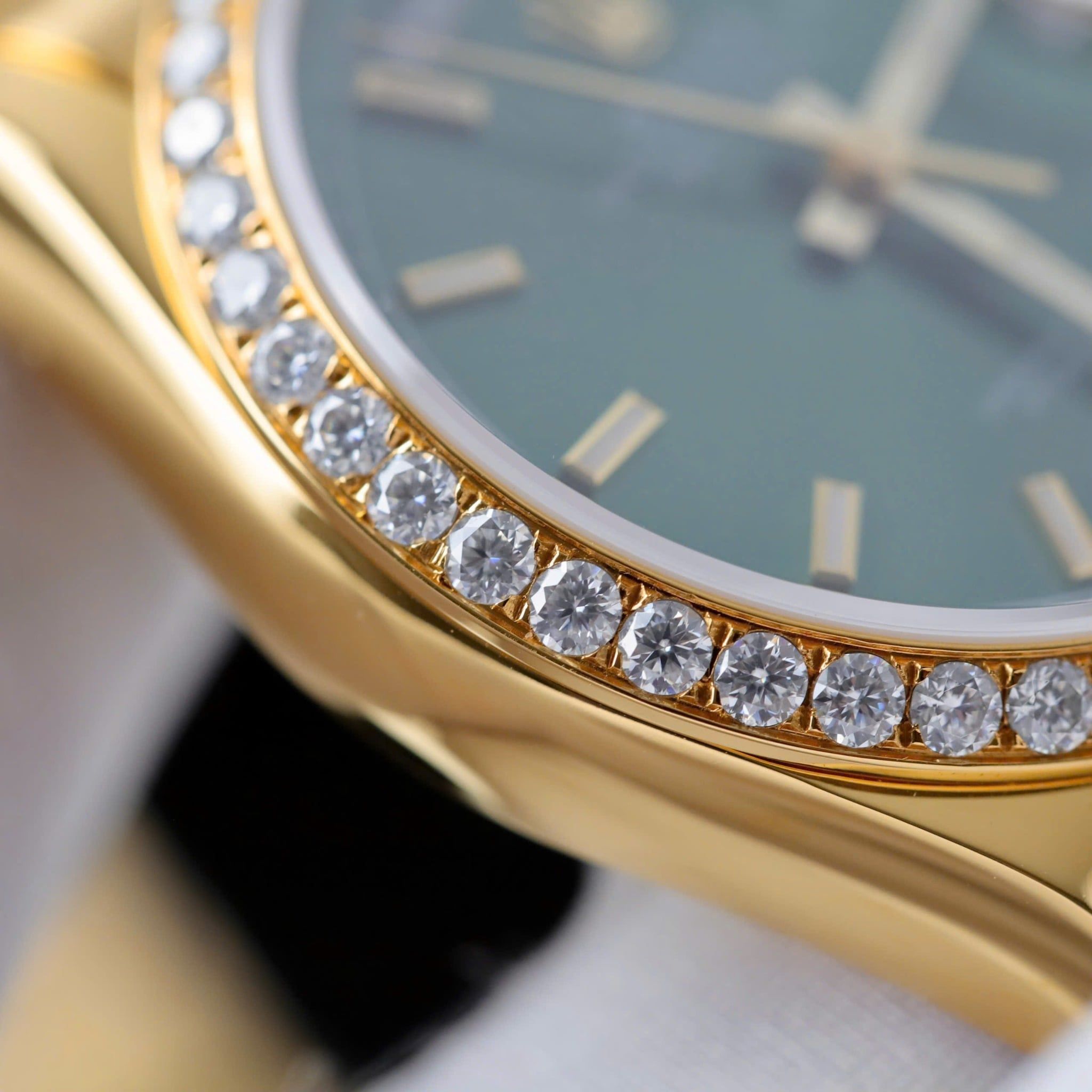Rolex Day-Date 36mm Vàng 18K với Mặt Số Màu Xanh Lá Cây