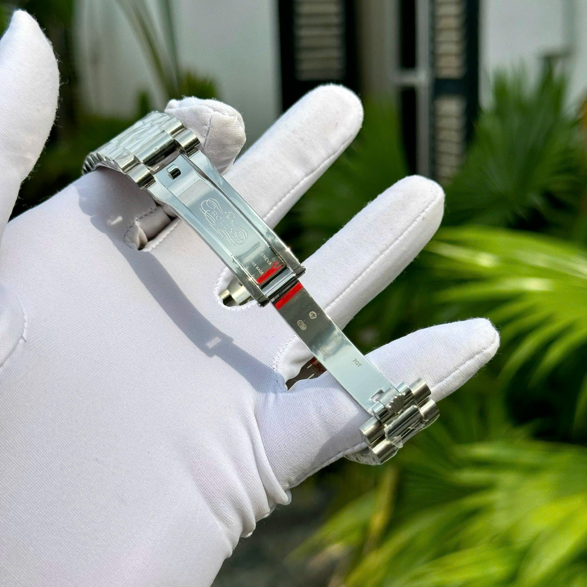 Rolex Day-Date 40mm Vàng Trắng Mặt Số Nạm Kim Cương