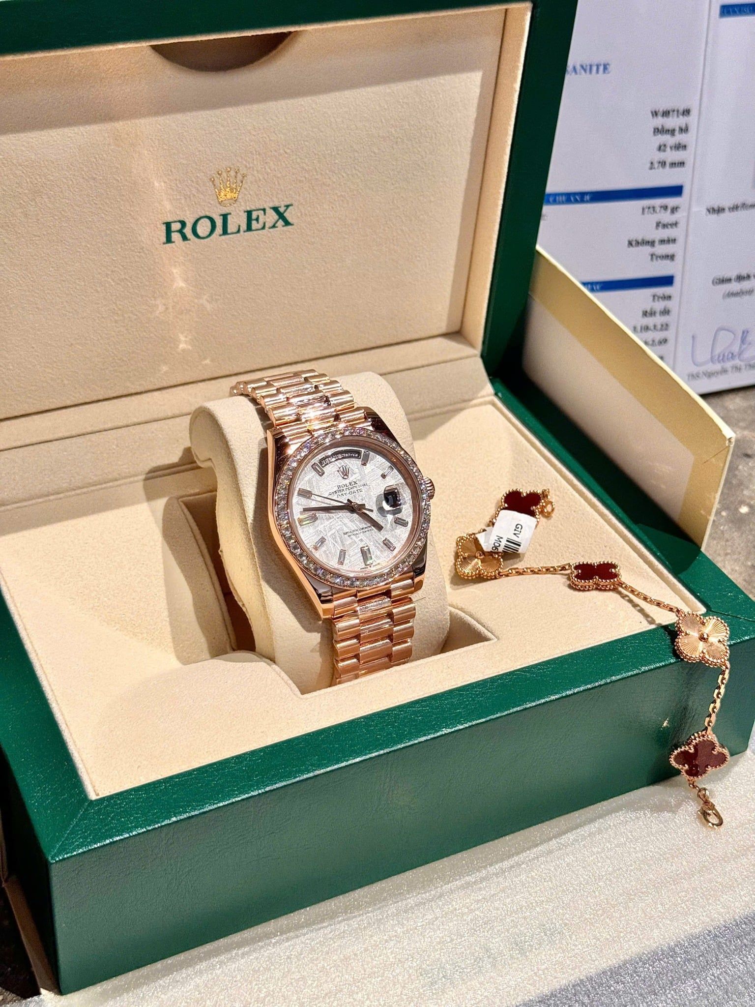 Rolex Day-Date 40mm Vàng hồng Mặt số Thiên thạch