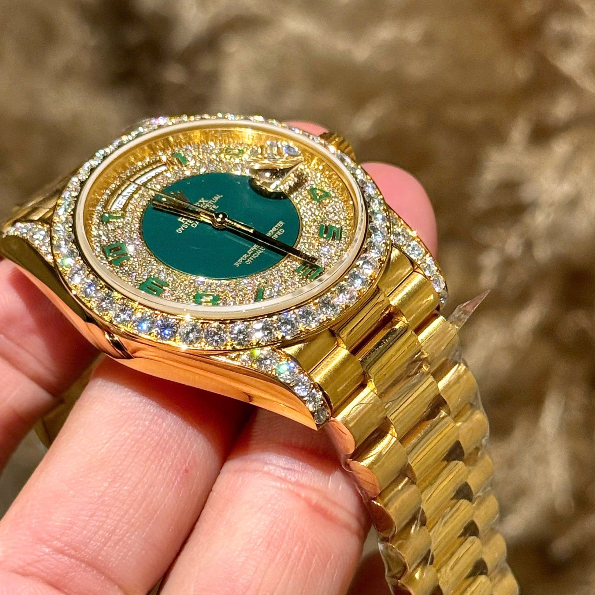 Rolex Oyster Perpetual Day-Date Vàng 18K Bezel Kim Cương Mặt Số Ngọc Lục Bảo
