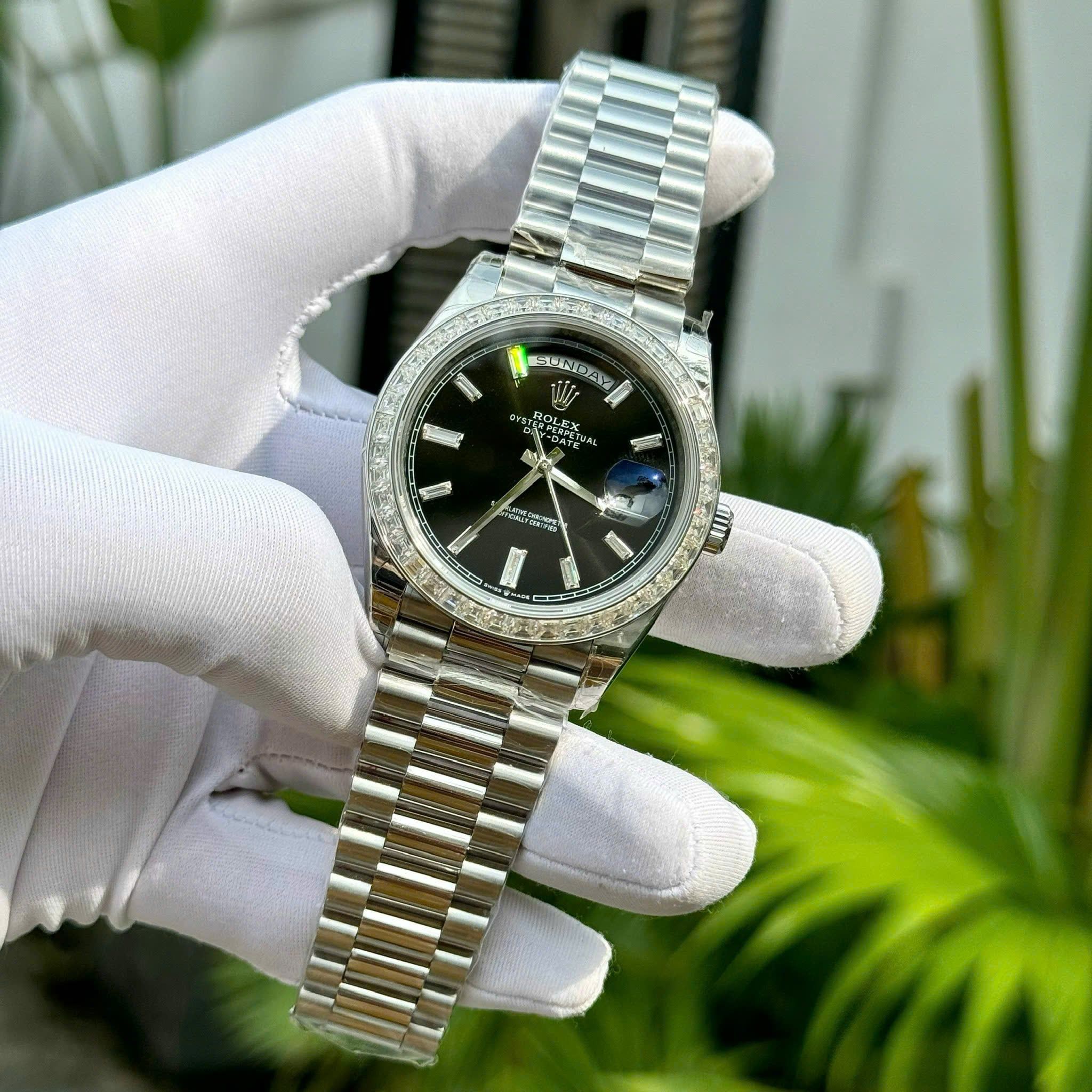 Rolex Day-Date 40mm Vàng Trắng Mặt Số Nạm Kim Cương