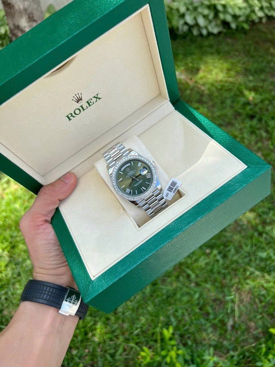 Rolex Day-Date 40mm Mặt Số Xanh Ô Liu