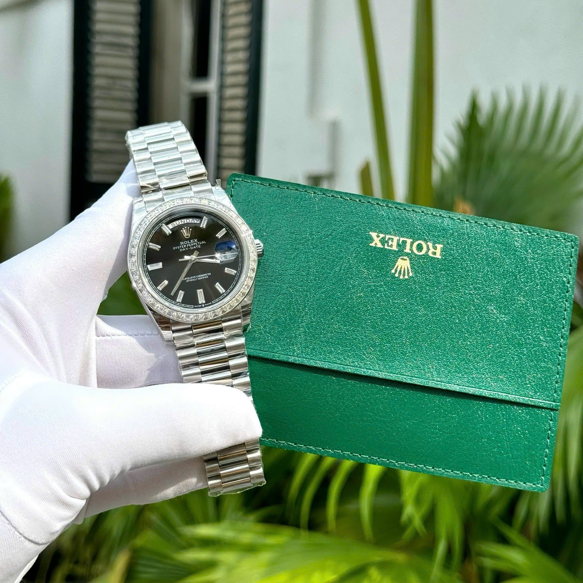 Rolex Day-Date 40mm Vàng Trắng Mặt Số Nạm Kim Cương