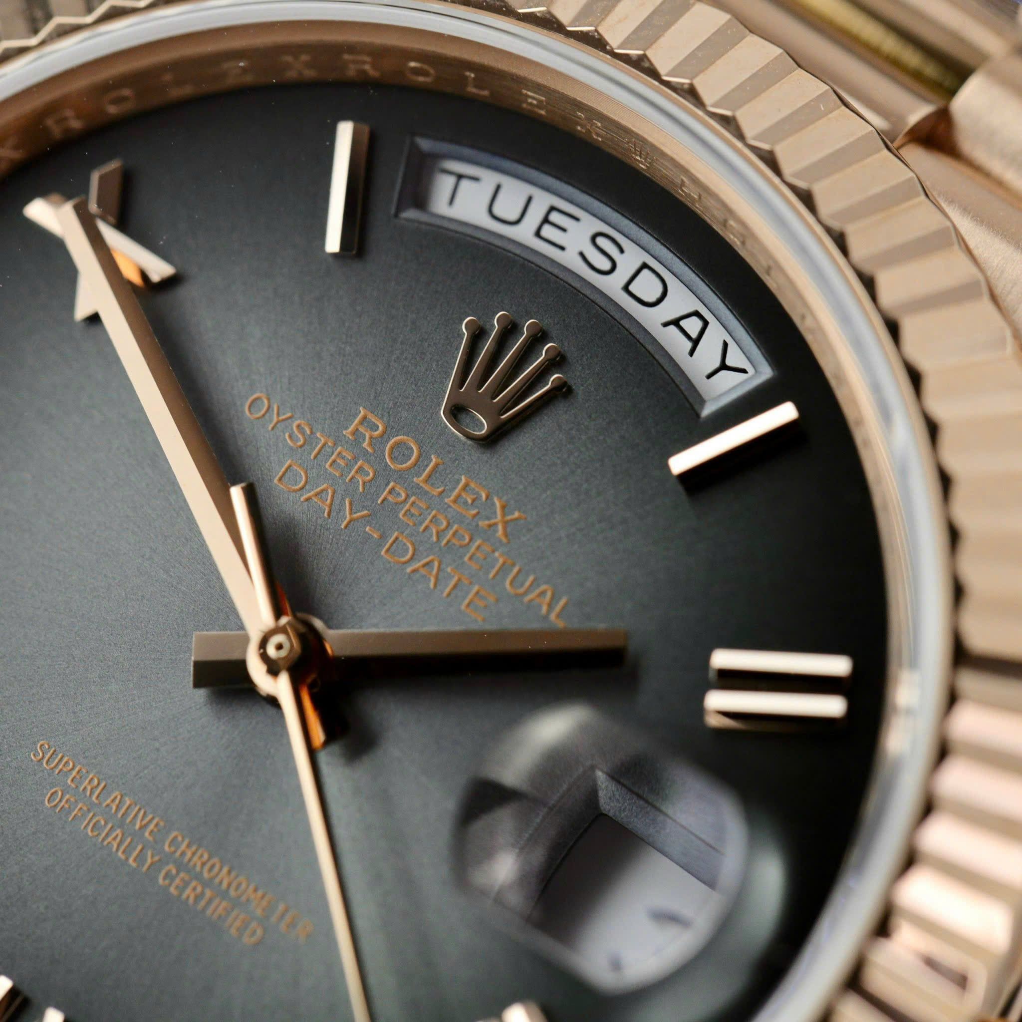 Rolex Day-Date 40mm vàng Everose