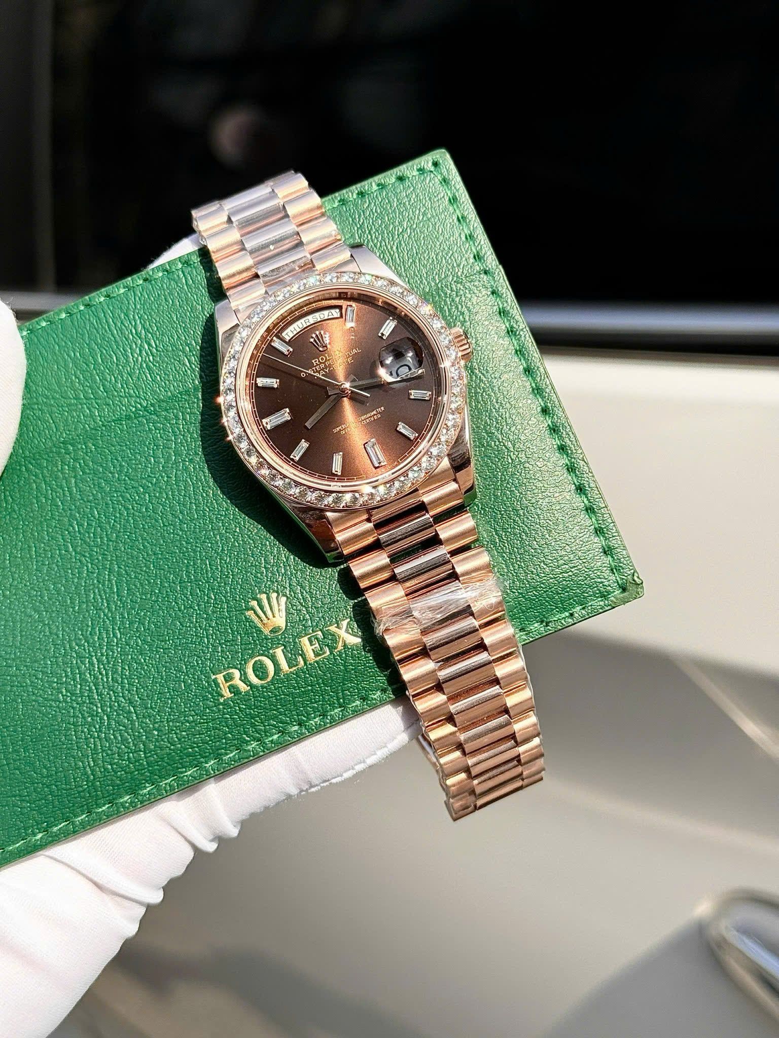 Rolex Day-Date 40mm Vàng hồng Everose Mặt số Socola