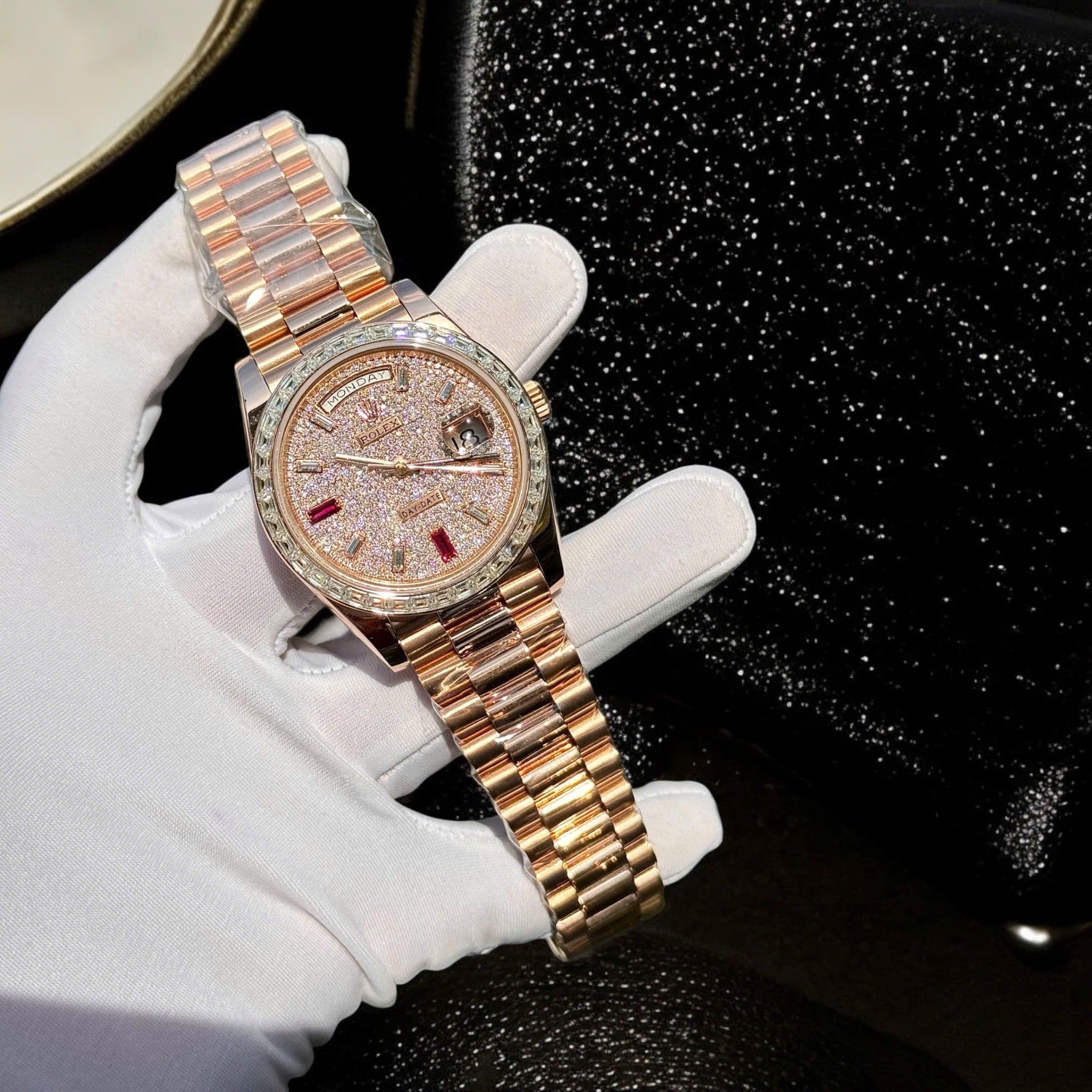 ROLEX DAY-DATE 40 MM Bọc Vàng 18k + Kim Moisanite