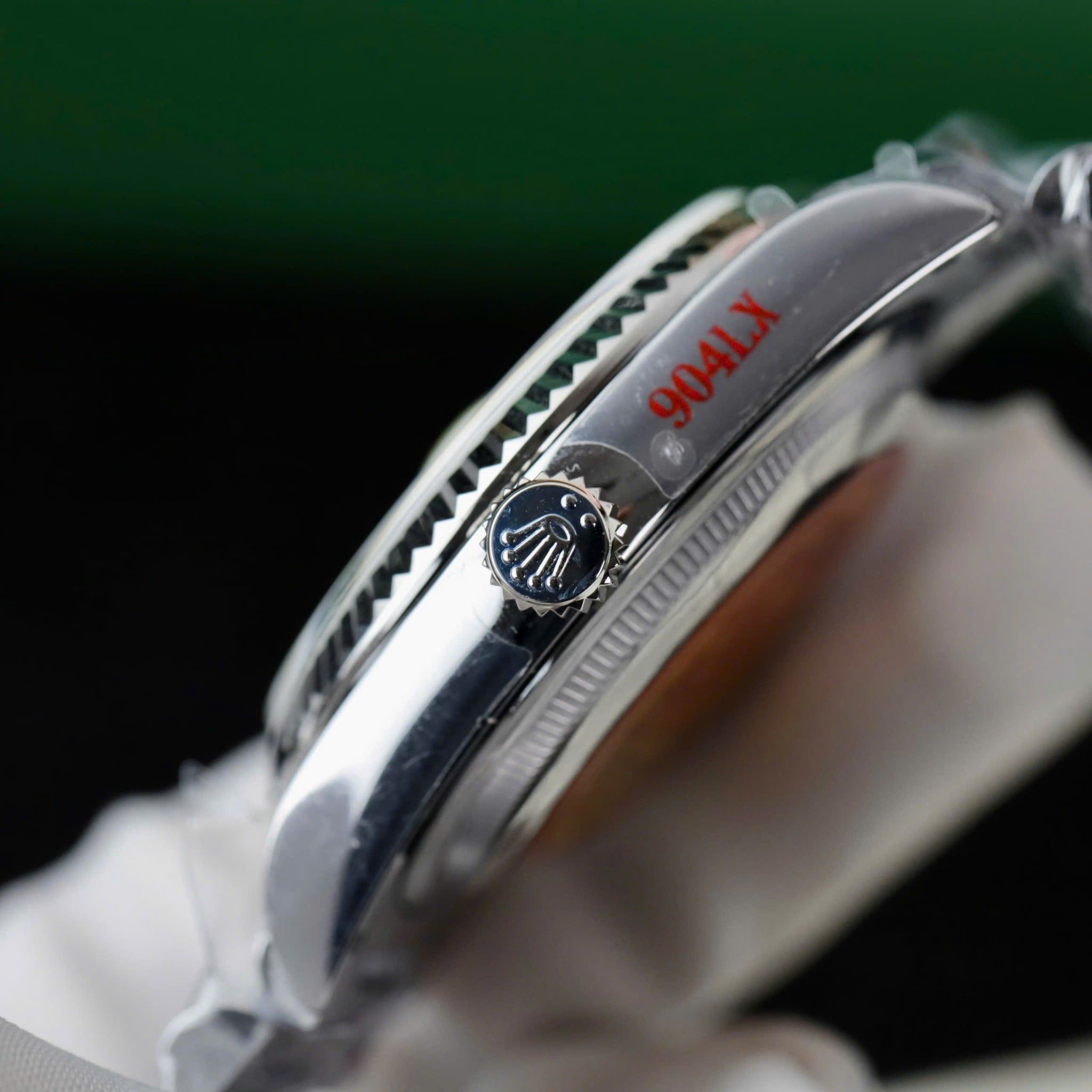 Rolex Oyster Perpetual Day-Date 36mm Mặt Xà cừ Cọc số Kim cương