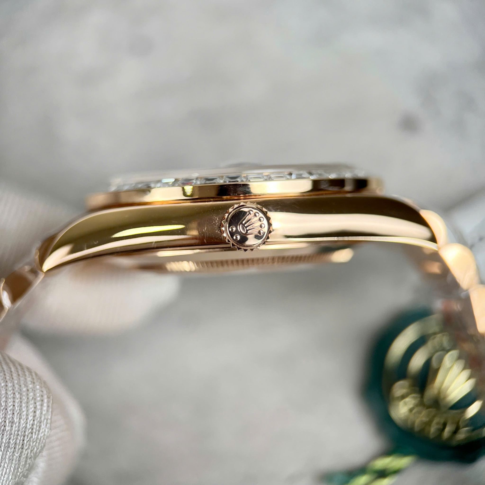 Rolex Oyster Perpetual Day-Date Vàng 18 ct Mặt Số Nâu