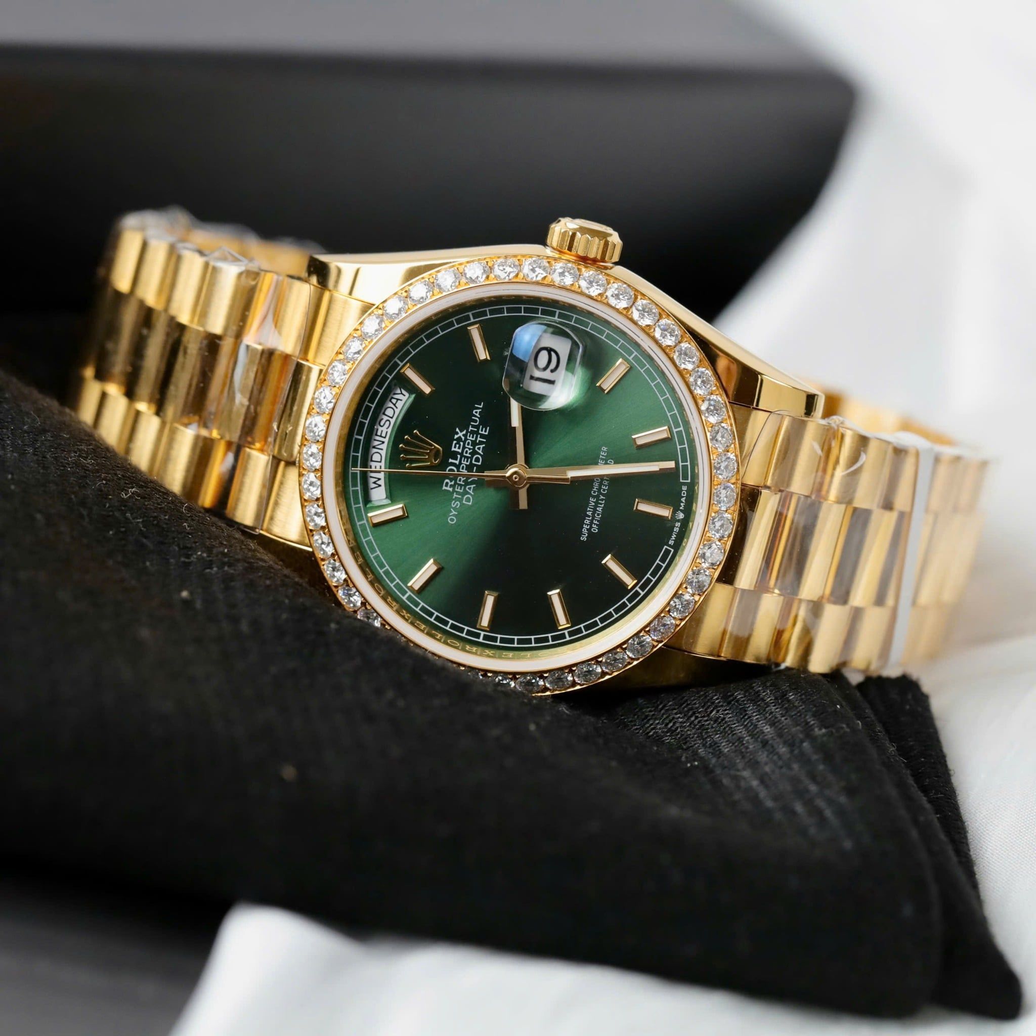 Rolex Day-Date 36mm Vàng 18K với Mặt Số Màu Xanh Lá Cây