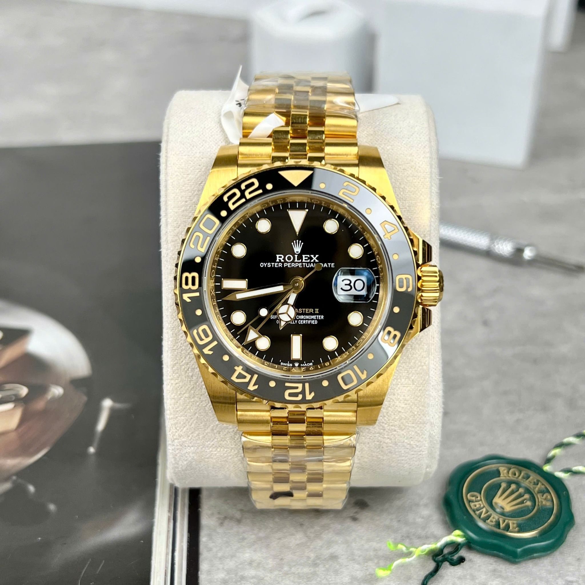 Rolex GMT-Master II Gold 18K