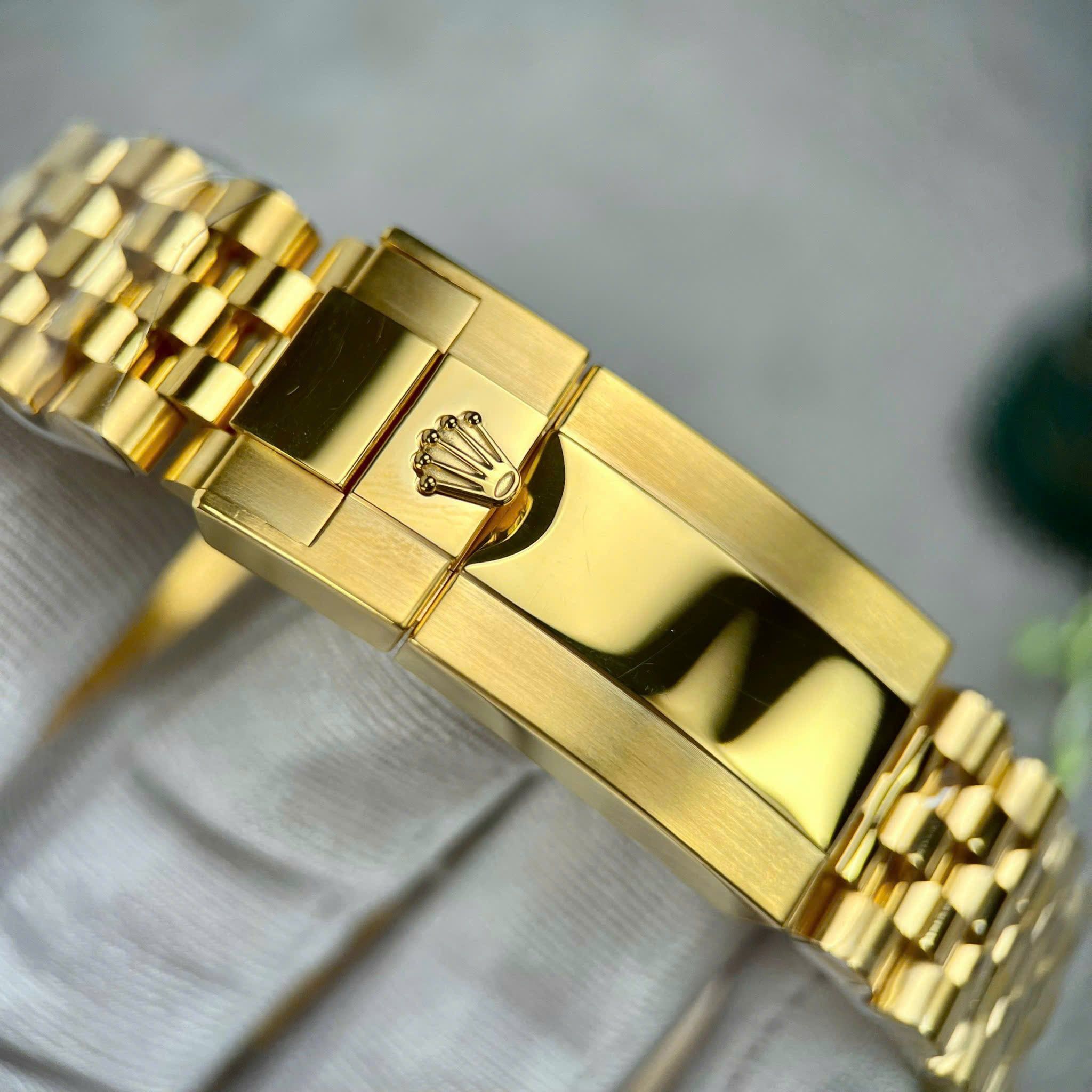 Rolex GMT-Master II Gold 18K