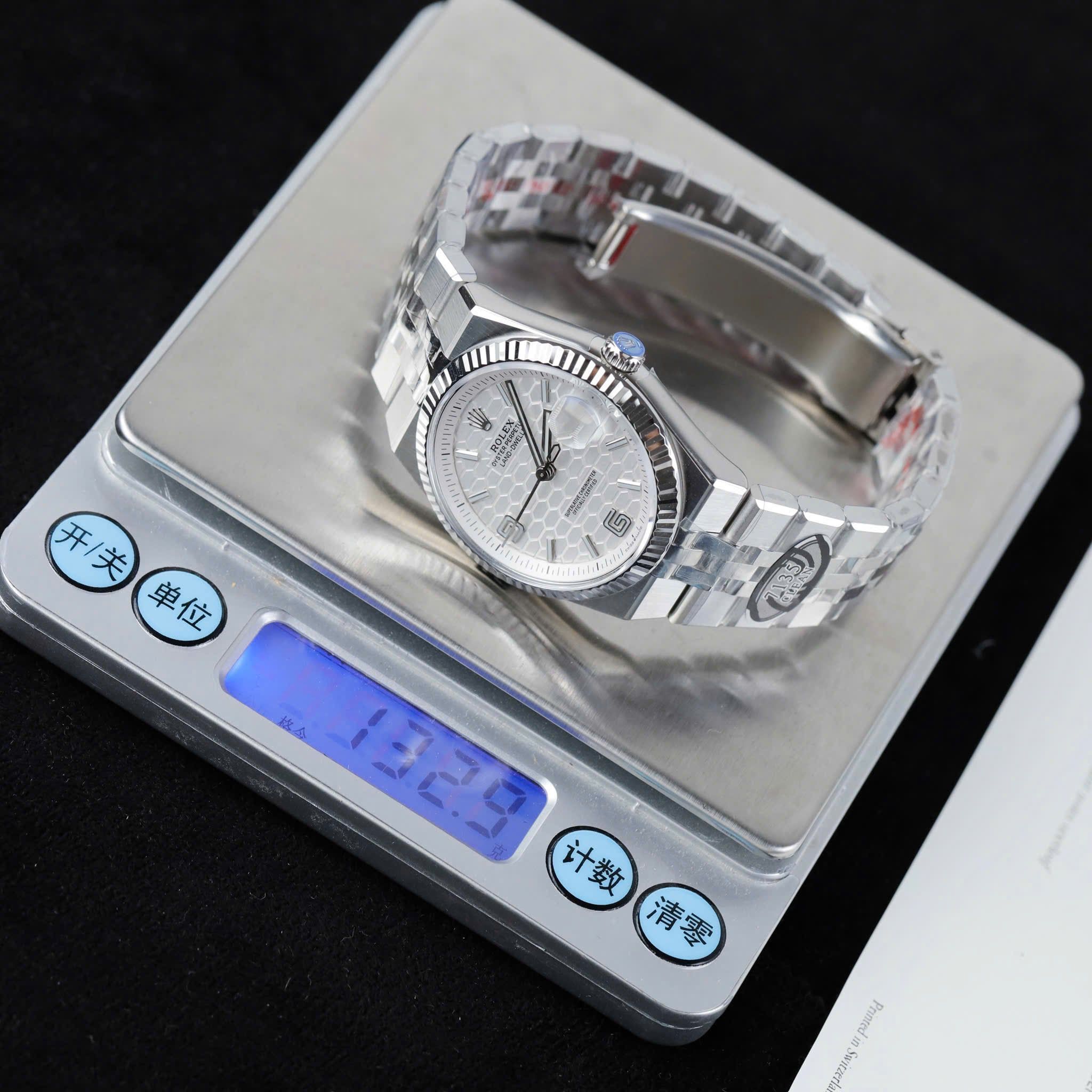 Rolex Oyster Perpetual Land-Dweller 127334 & 127336 Mặt Số Trắng