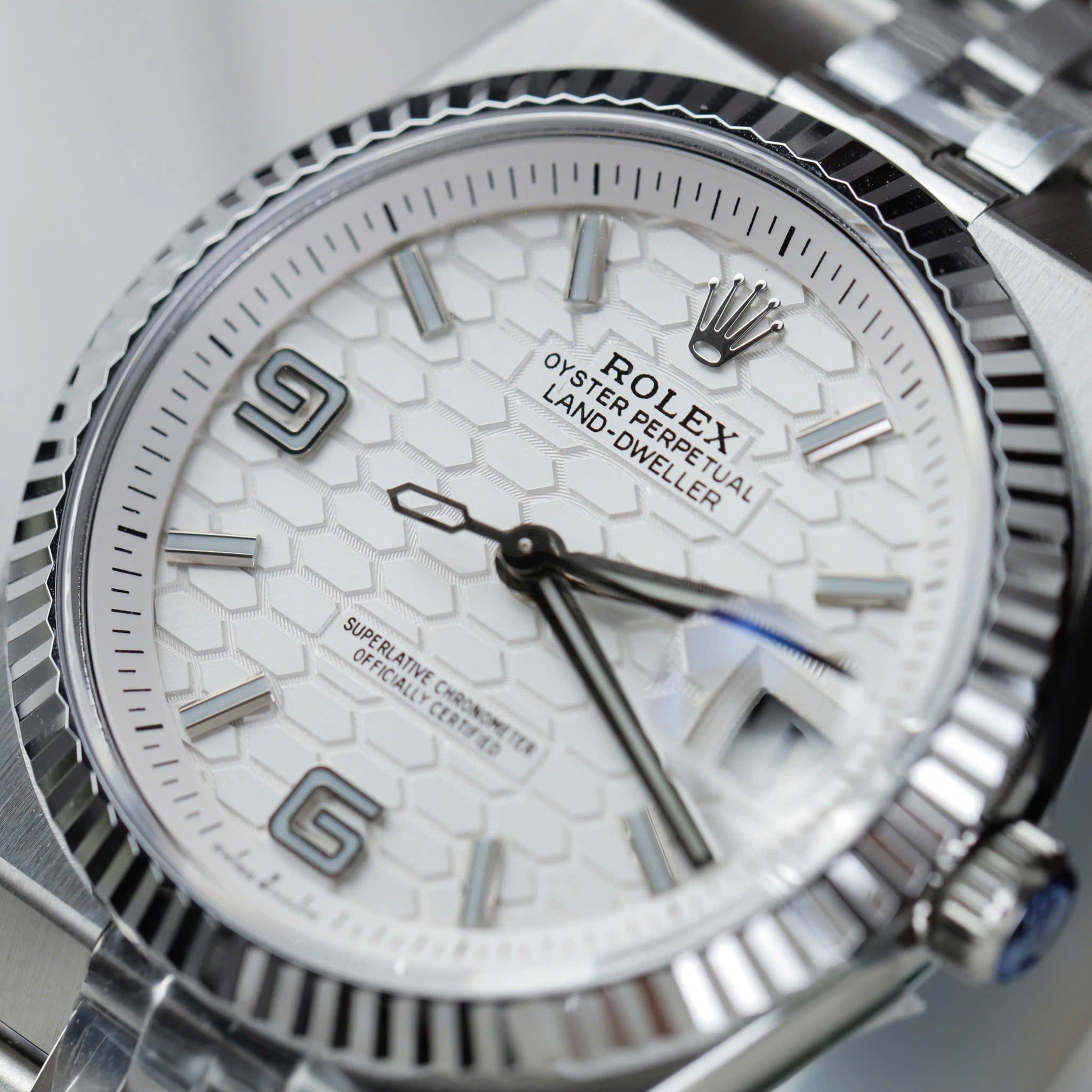 Rolex Oyster Perpetual Land-Dweller 127334 & 127336 Mặt Số Trắng